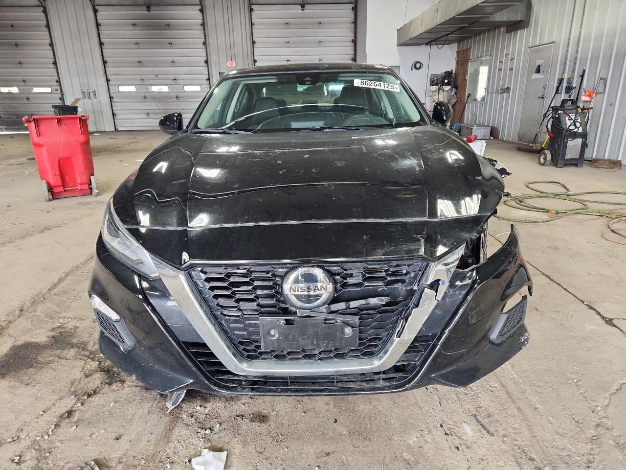 2022 Nissan Altima, SV