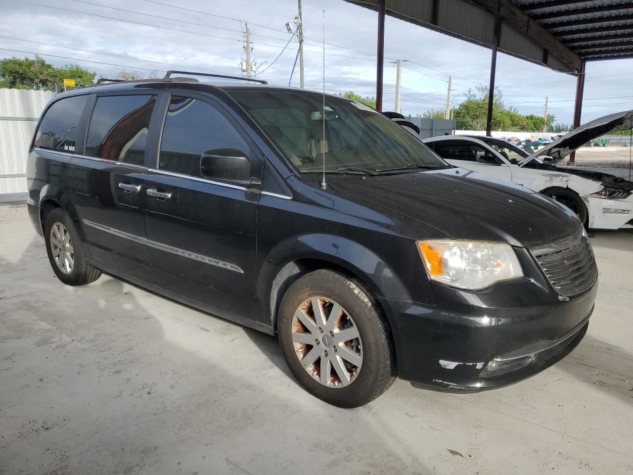 2015 Chrysler Town and Countr...