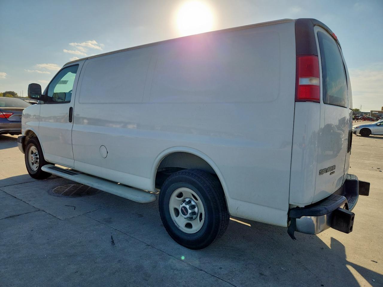 2015 GMC Savana, G2500