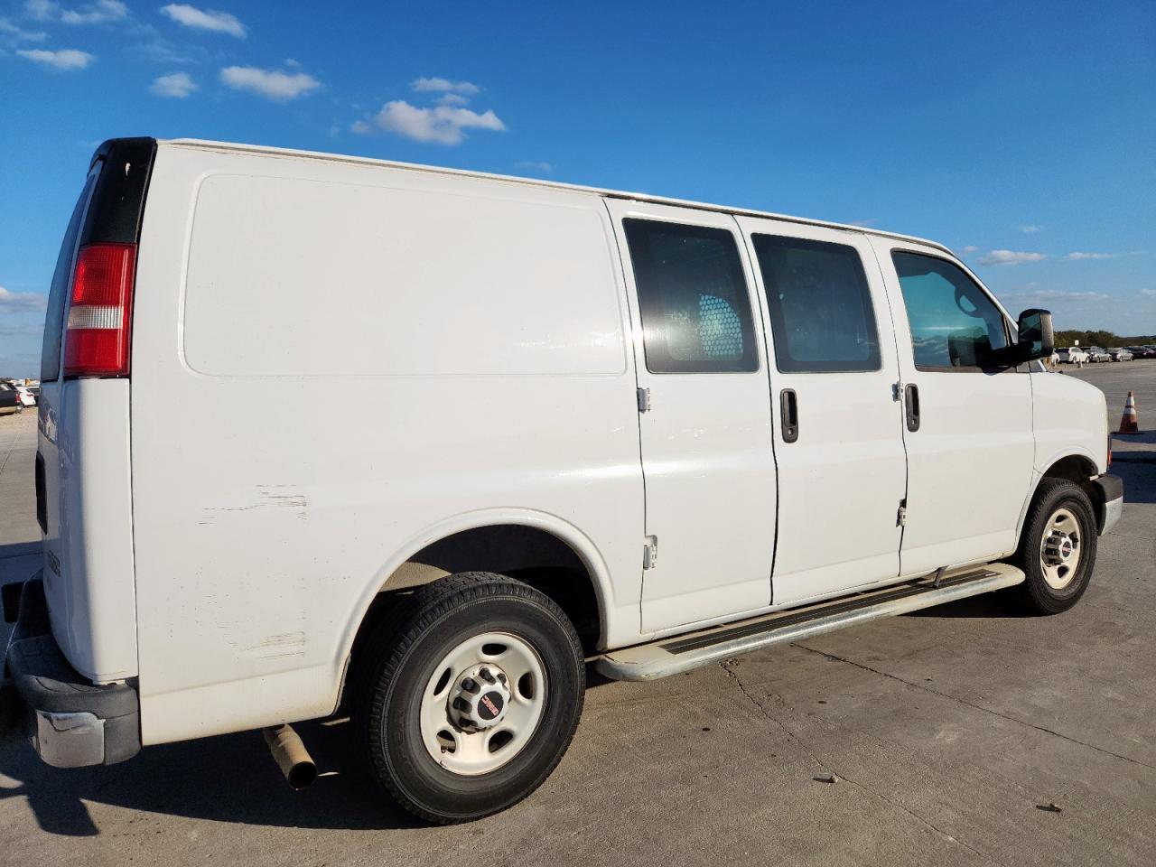 2015 GMC Savana, G2500