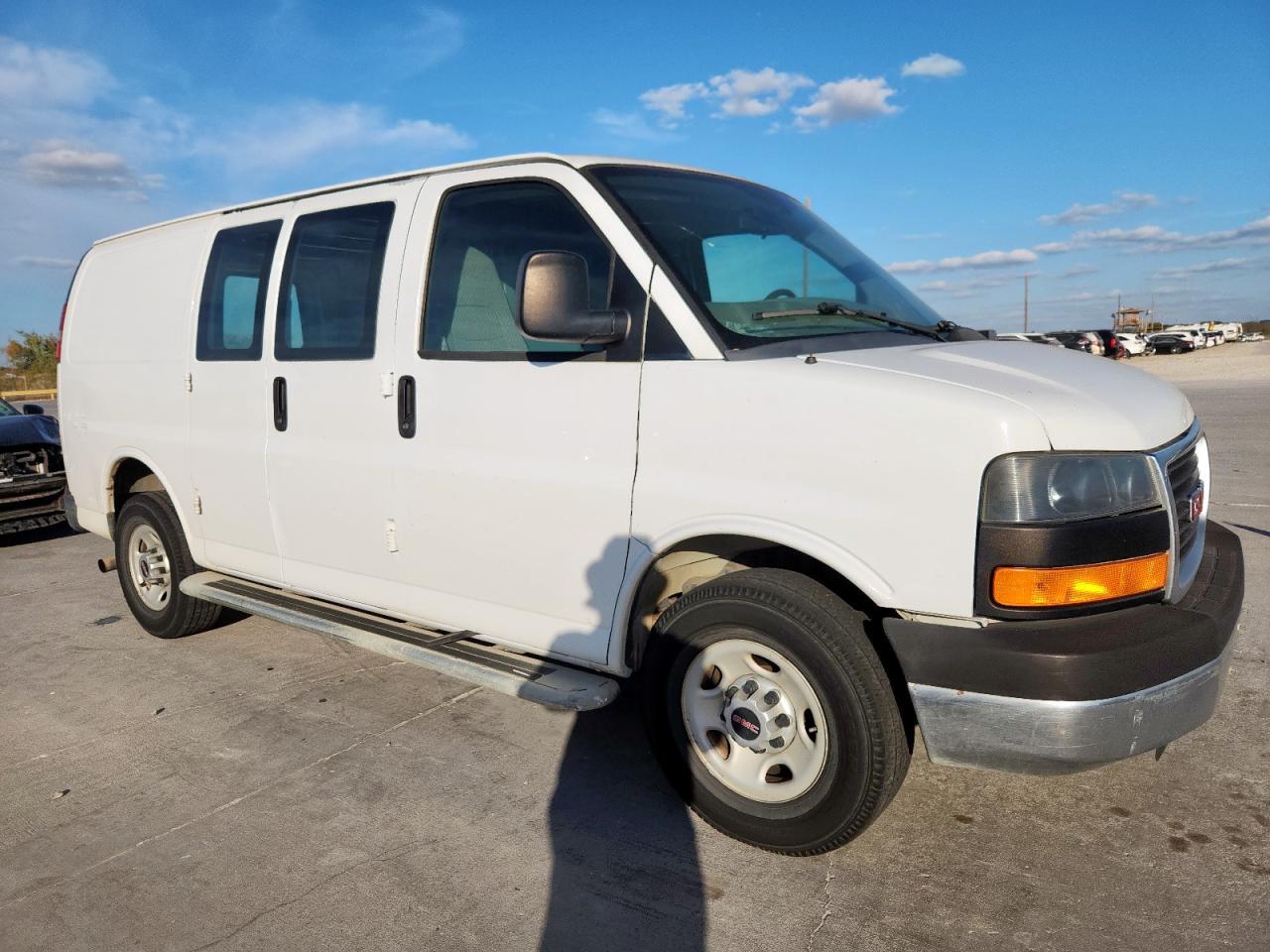 2015 GMC Savana, G2500
