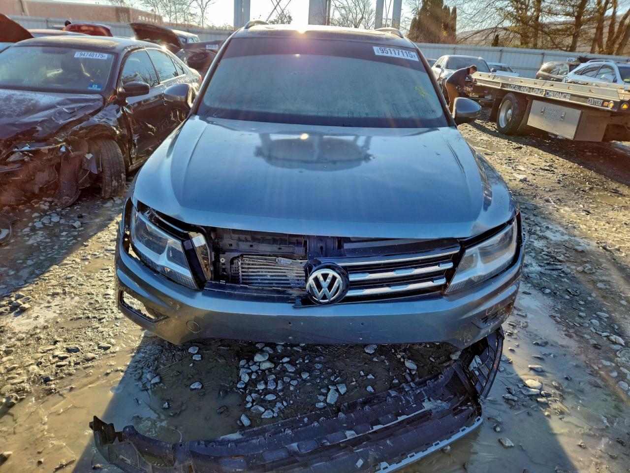 2019 Volkswagen Tiguan, SE