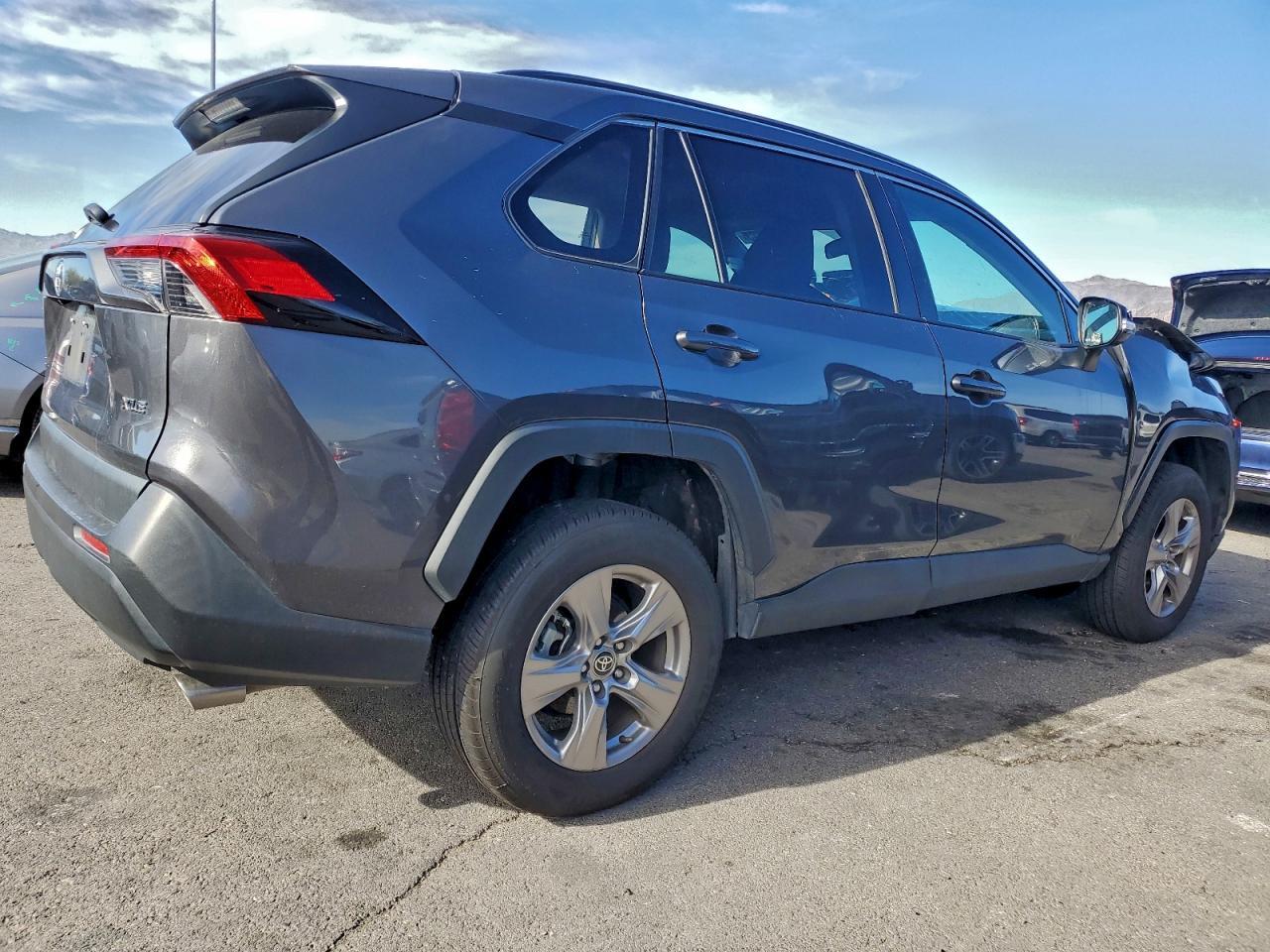 2023 Toyota RAV4, Xle