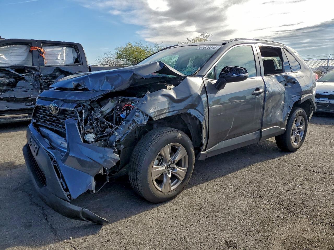 2023 Toyota RAV4, Xle