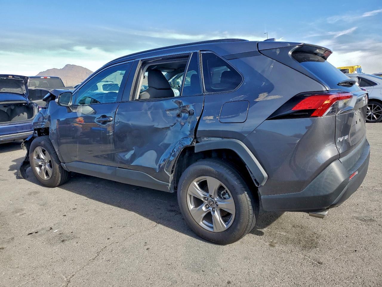 2023 Toyota RAV4, Xle