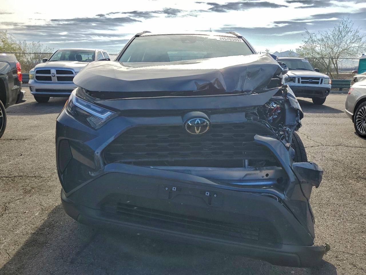 2023 Toyota RAV4, Xle