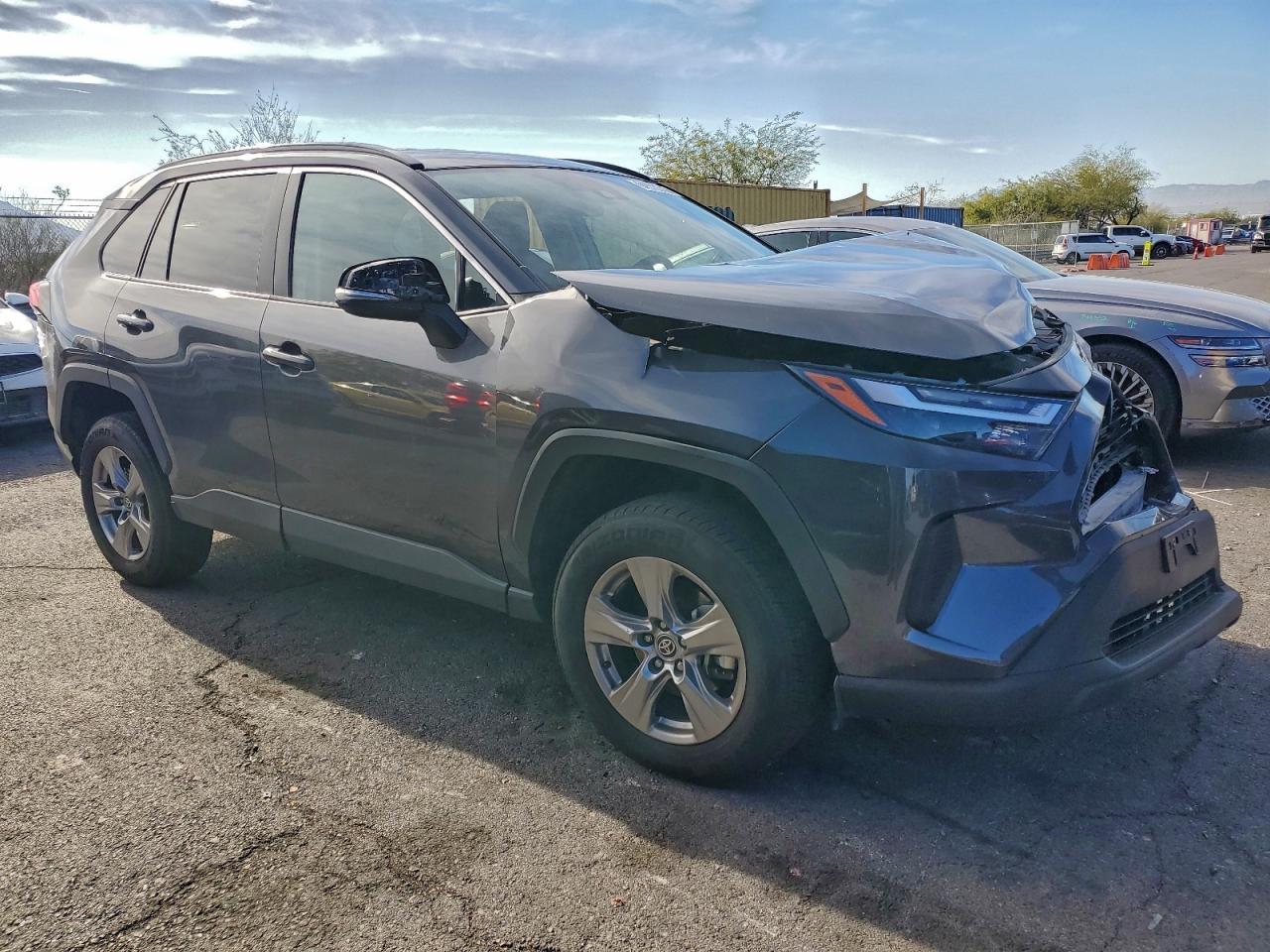 2023 Toyota RAV4, Xle