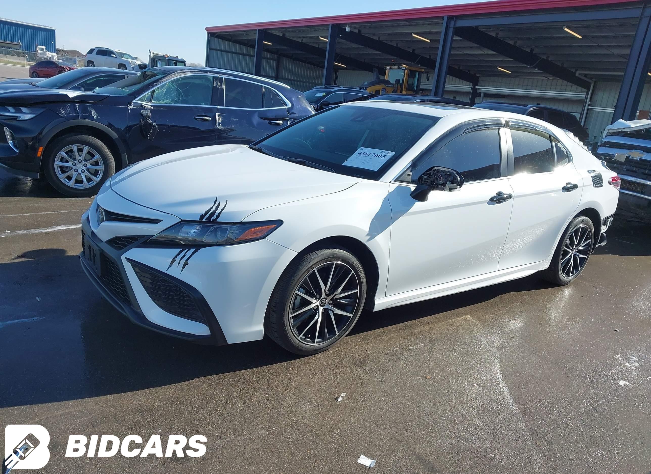 2024 Toyota Camry, SE