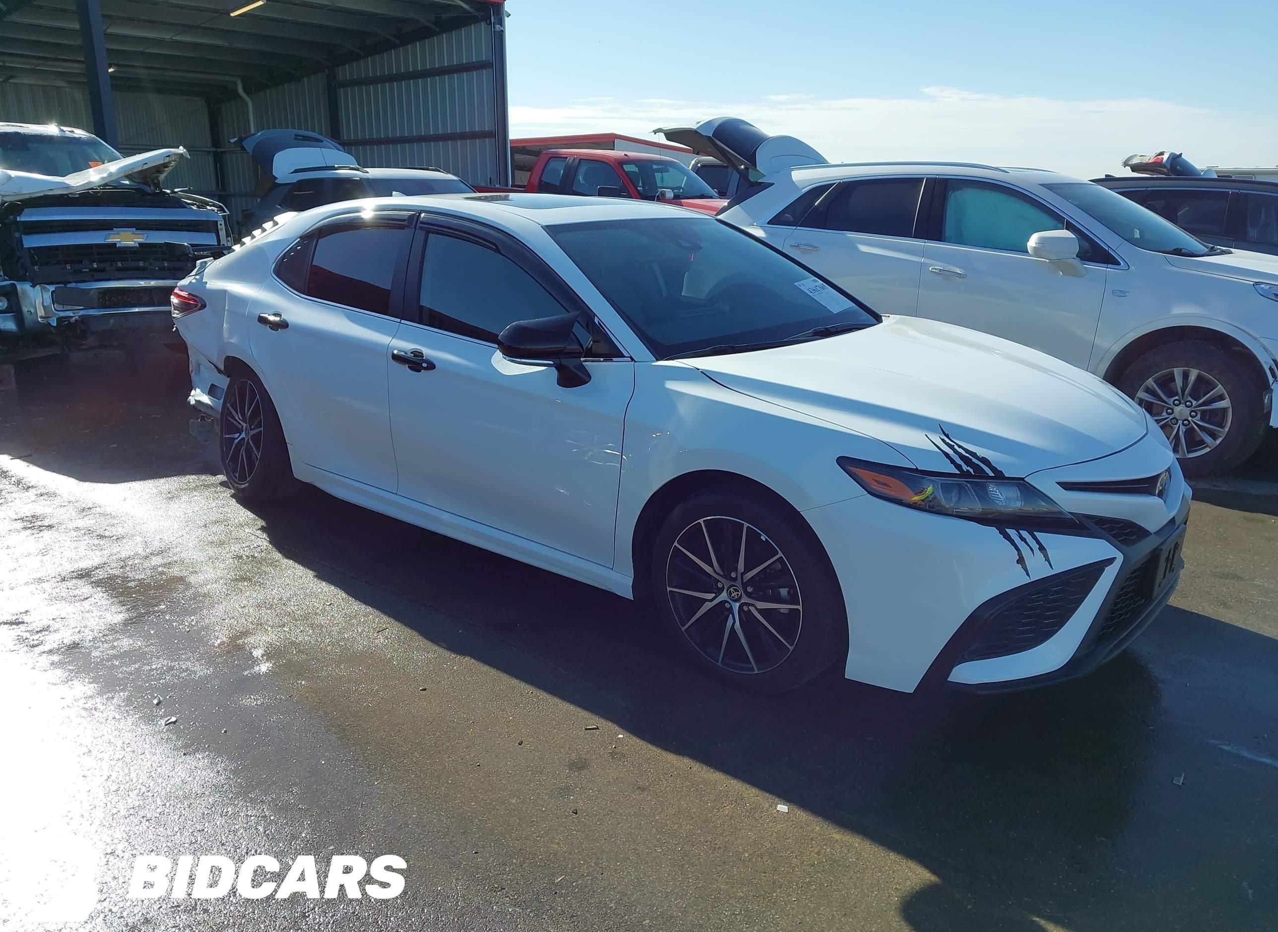 2024 Toyota Camry, SE