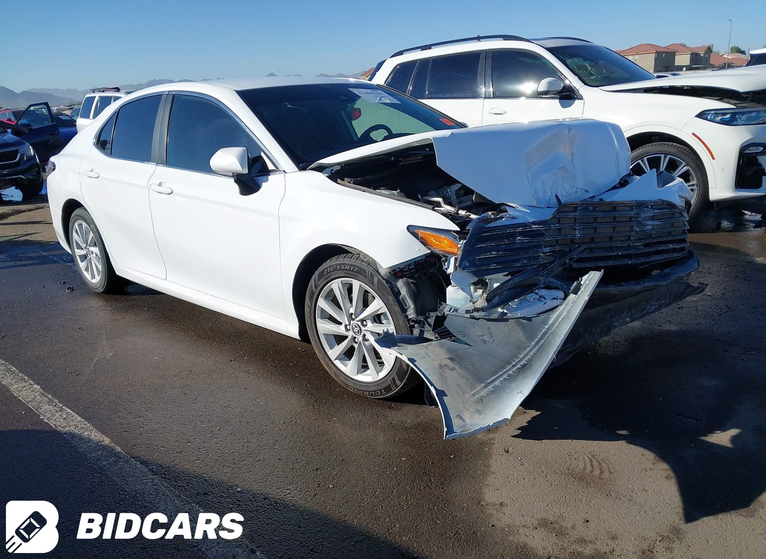 2022 Toyota Camry, LE