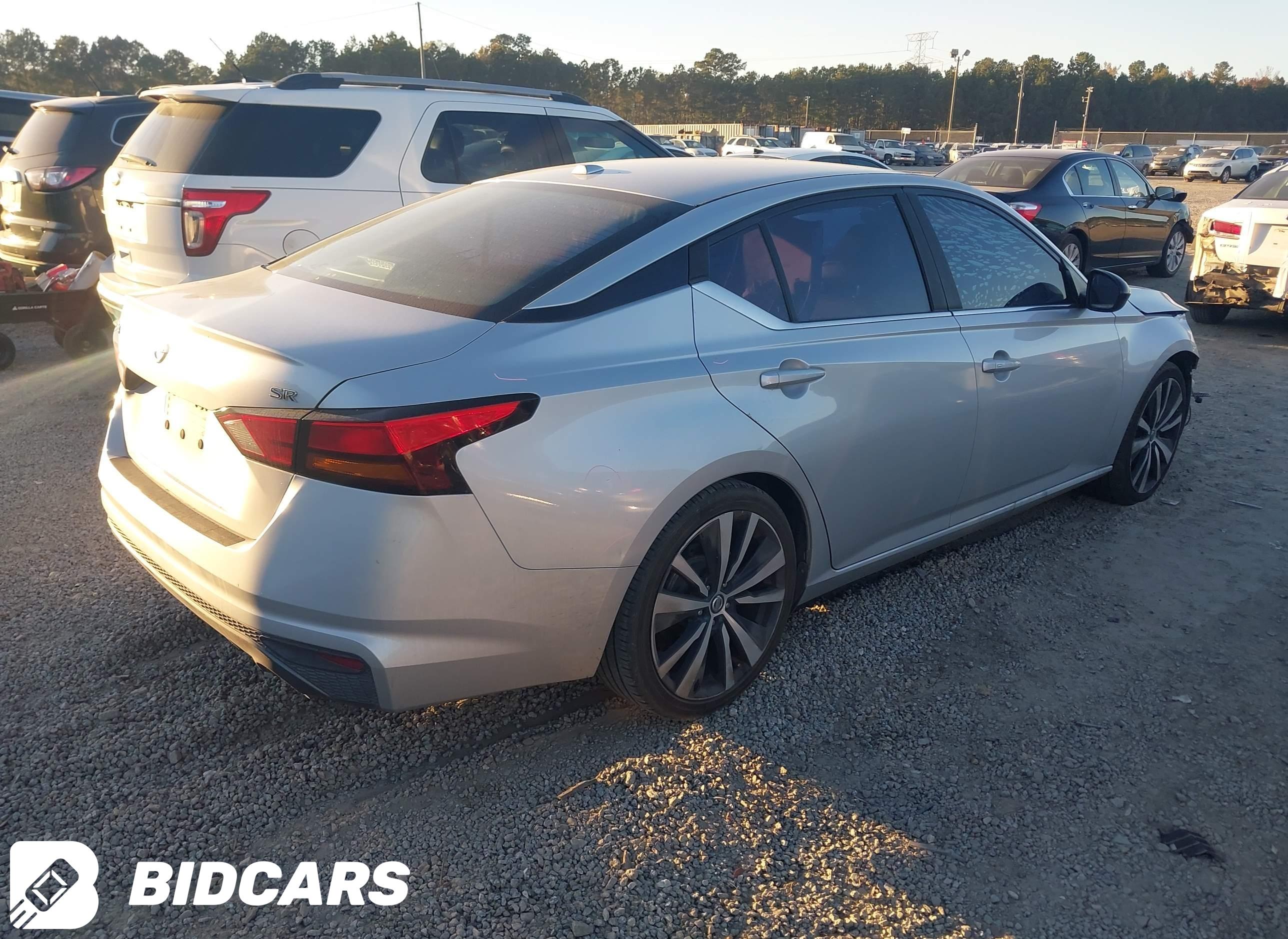 2019 Nissan Altima, 2.5 SR