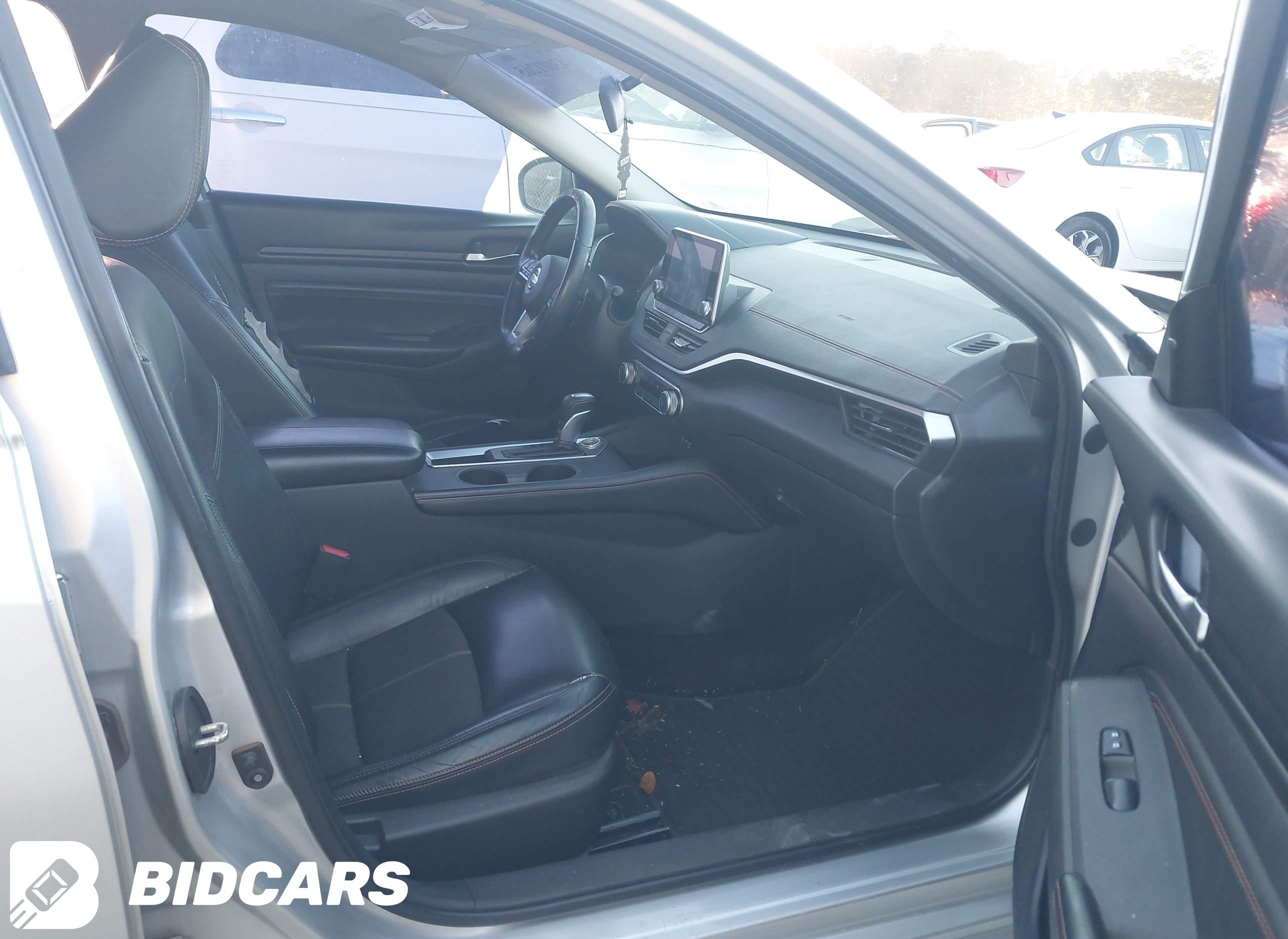 2019 Nissan Altima, 2.5 SR