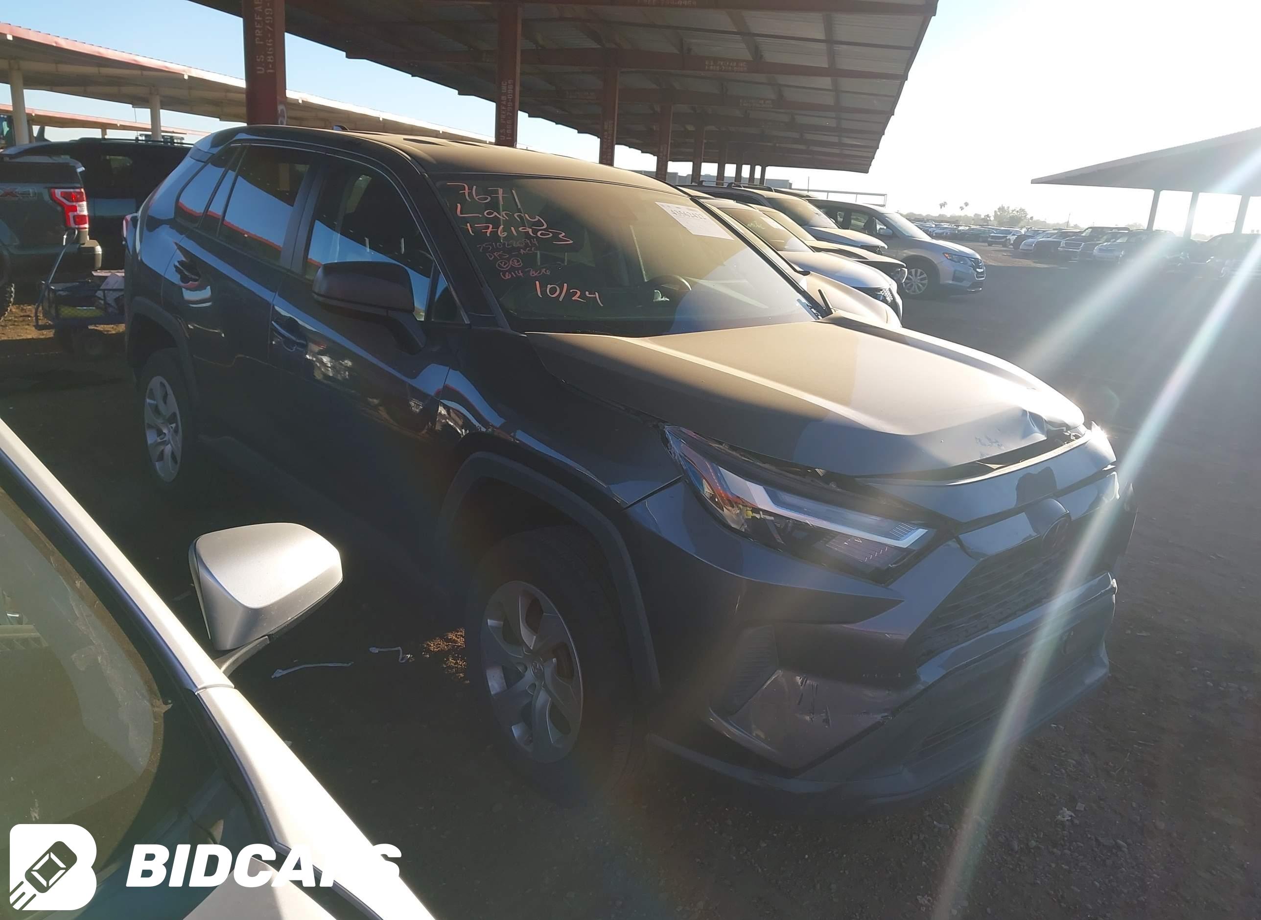 2023 Toyota RAV4, LE