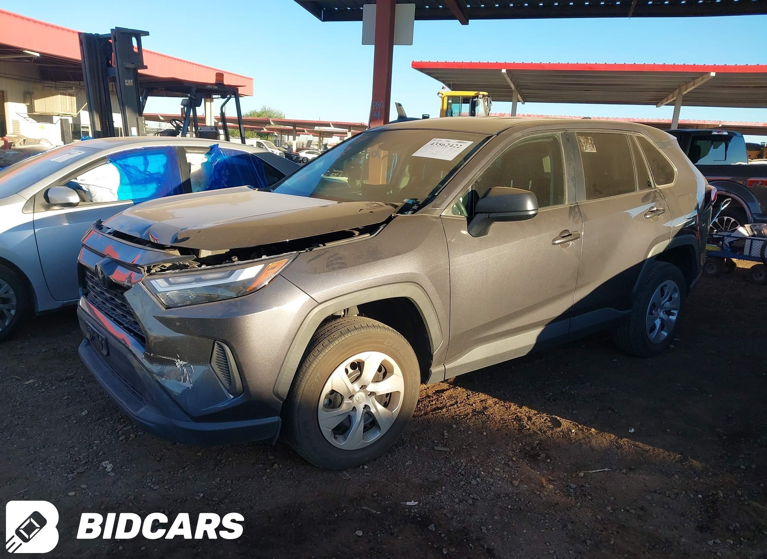 2023 Toyota RAV4, LE
