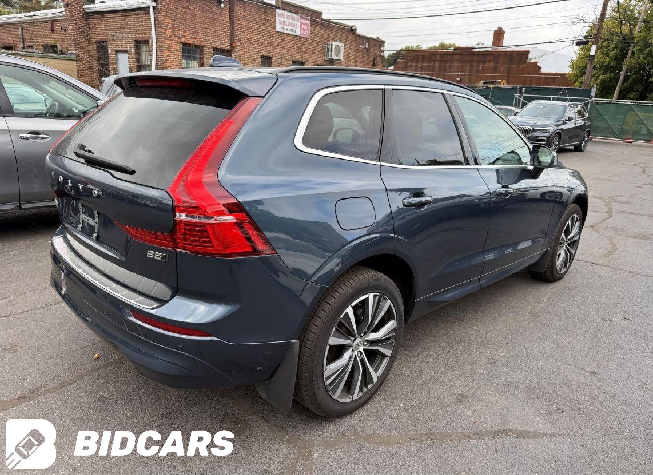 2022 Volvo XC60, B5 Momentum