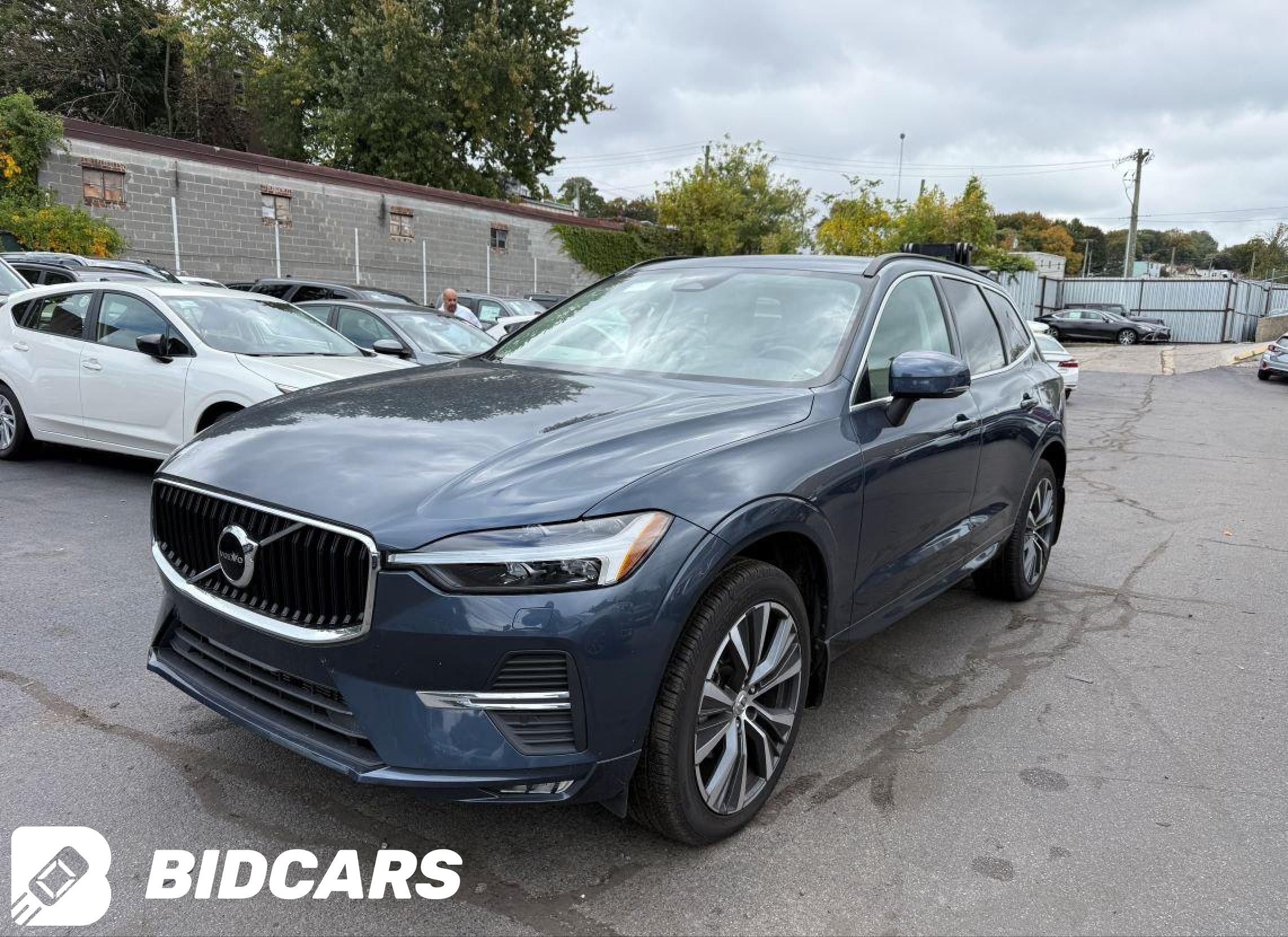 2022 Volvo XC60, B5 Momentum