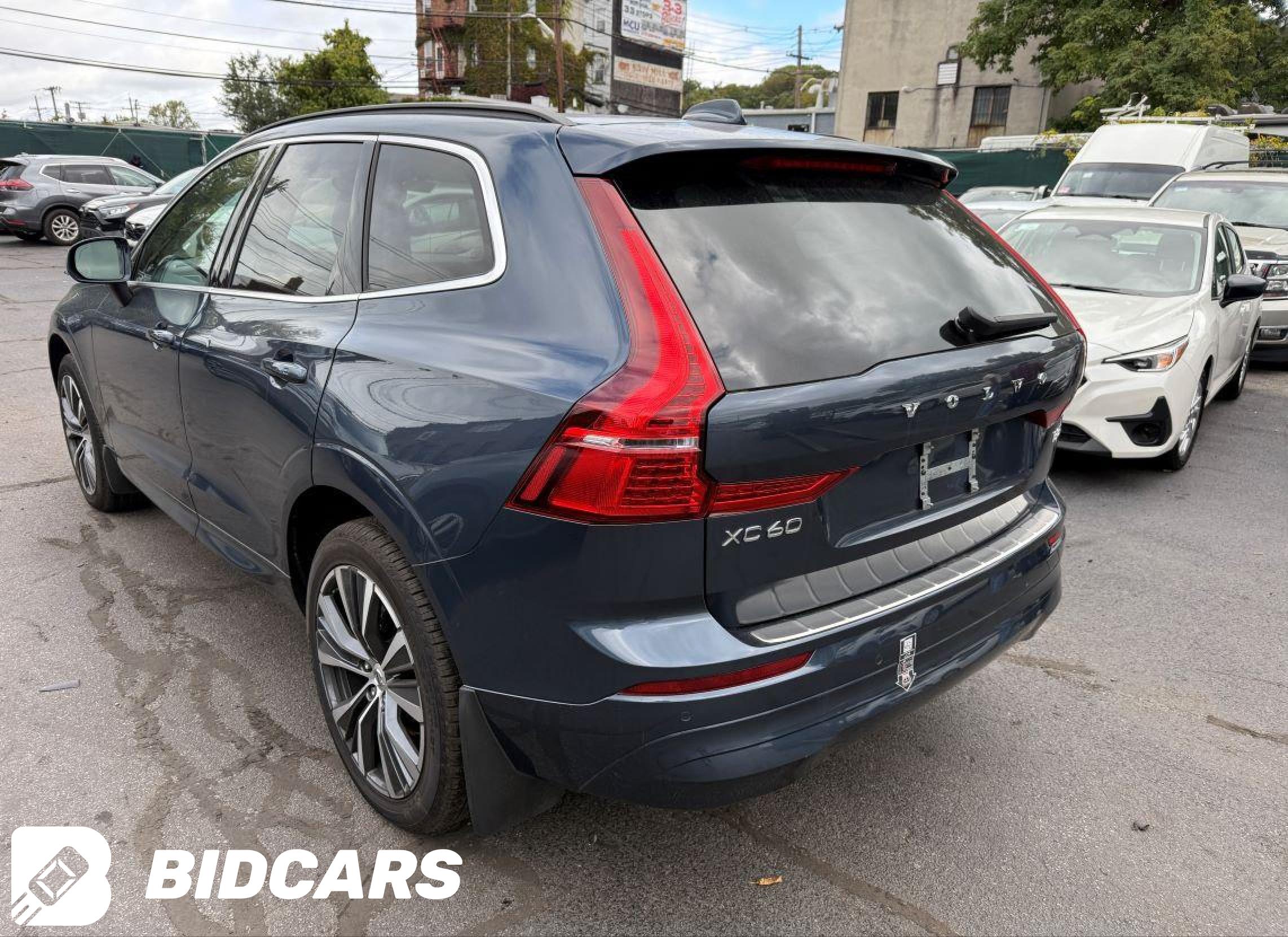2022 Volvo XC60, B5 Momentum