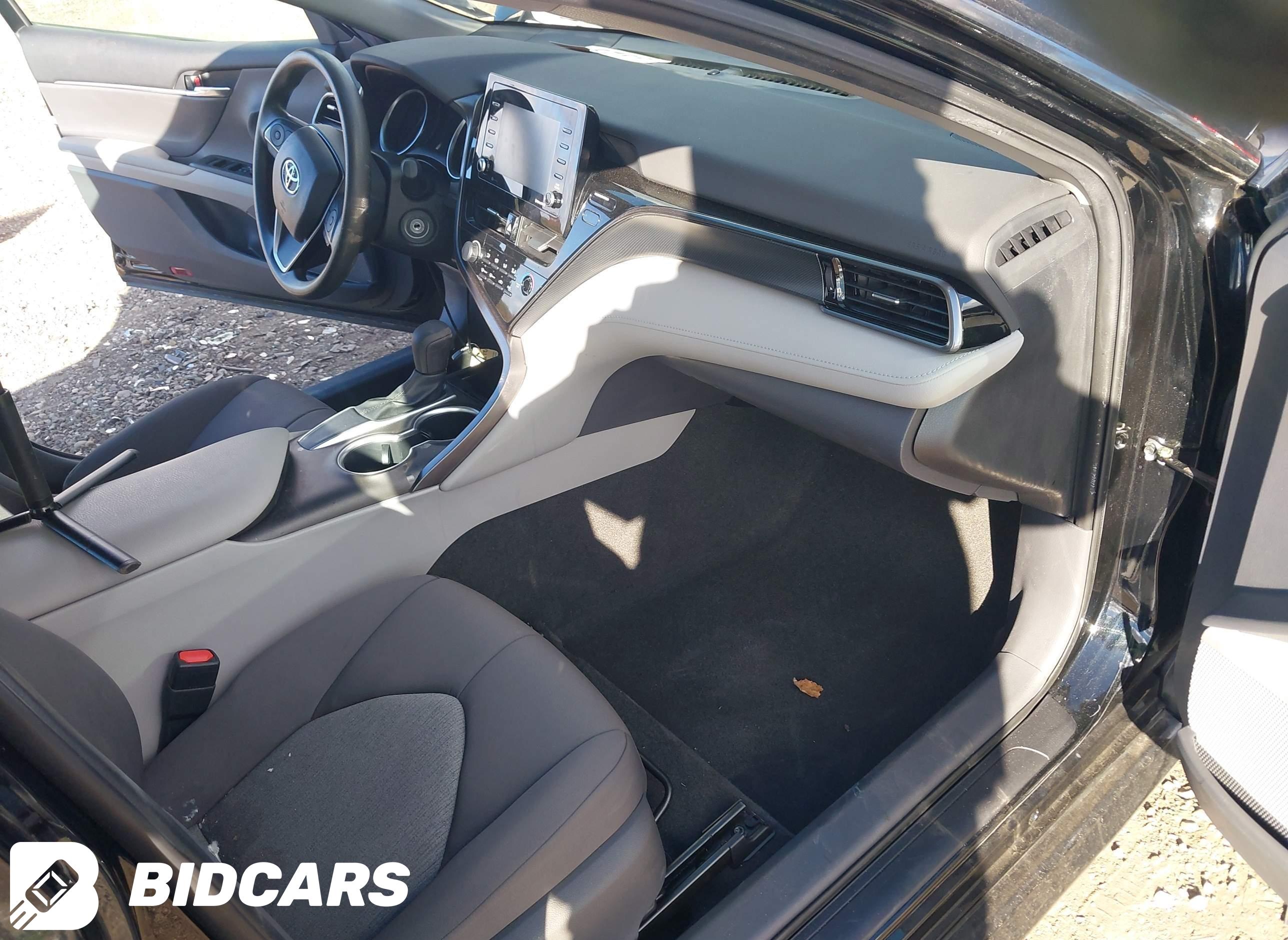 2021 Toyota Camry, LE