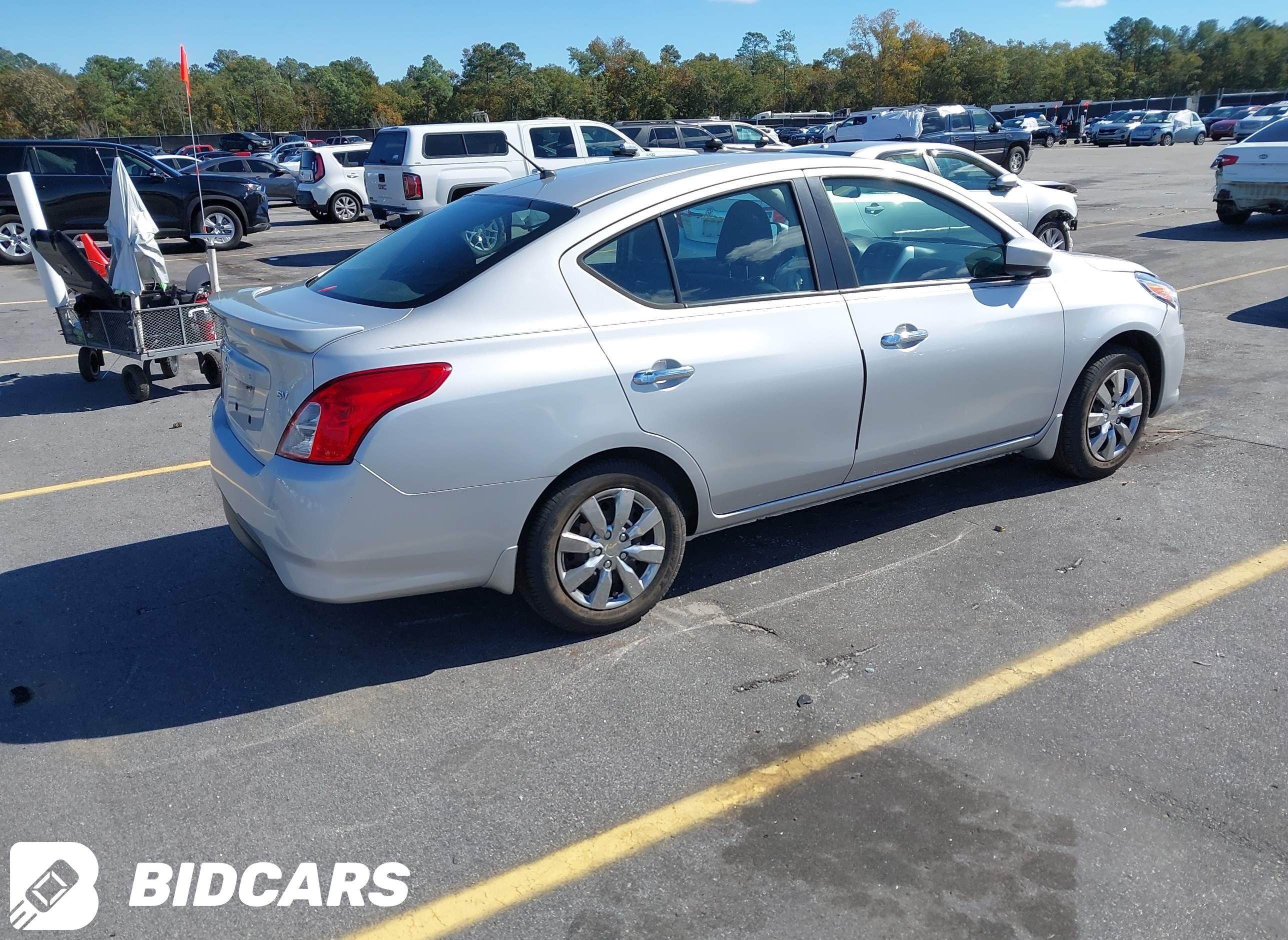 2019 Nissan Versa, 1.6 SV