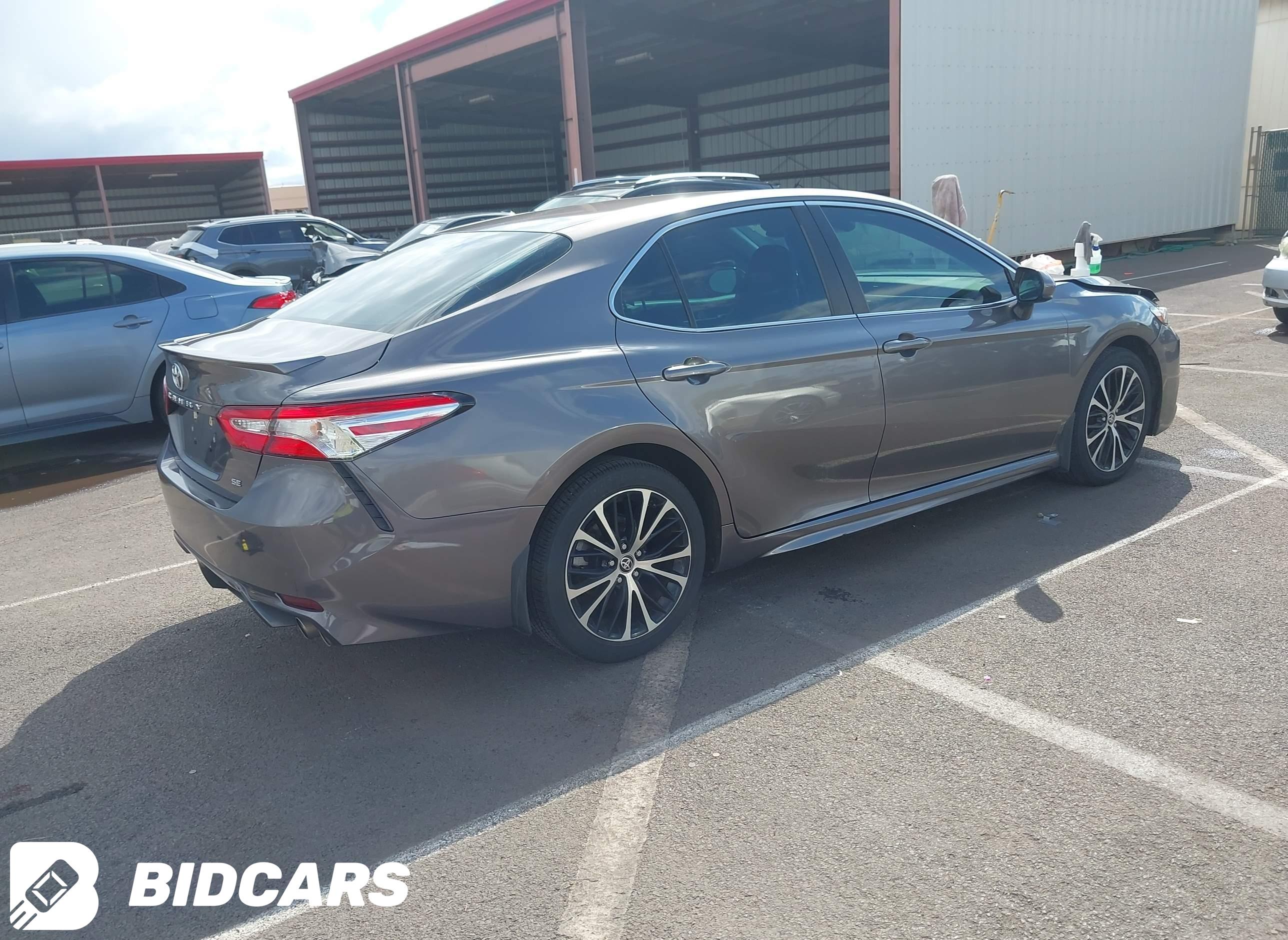 2020 Toyota Camry, SE