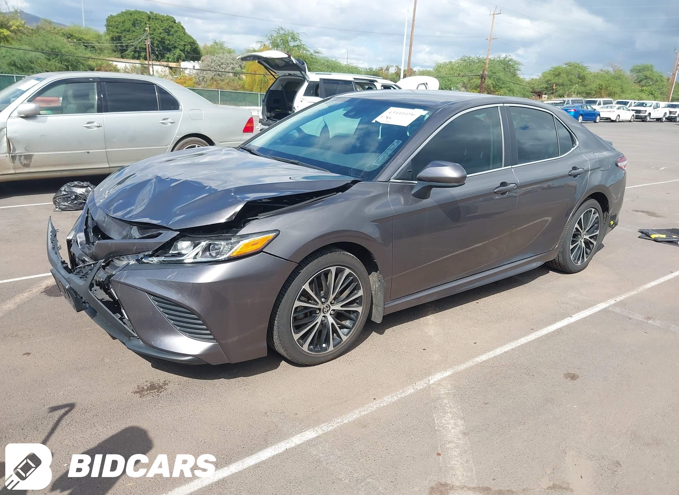 2020 Toyota Camry, SE