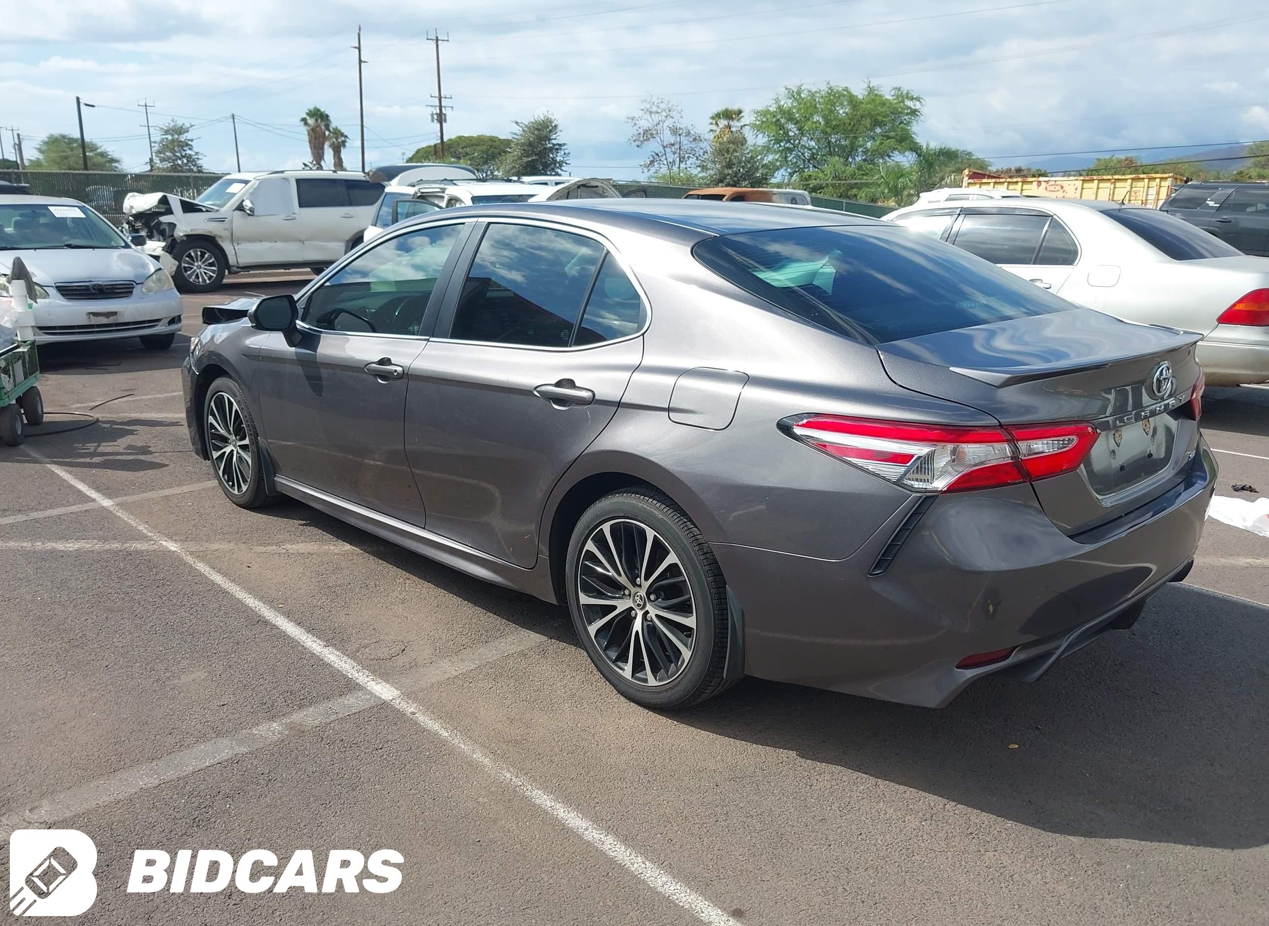 2020 Toyota Camry, SE