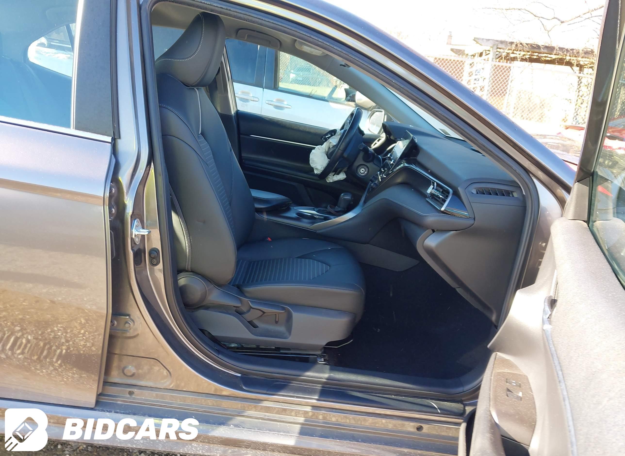 2021 Toyota Camry, SE