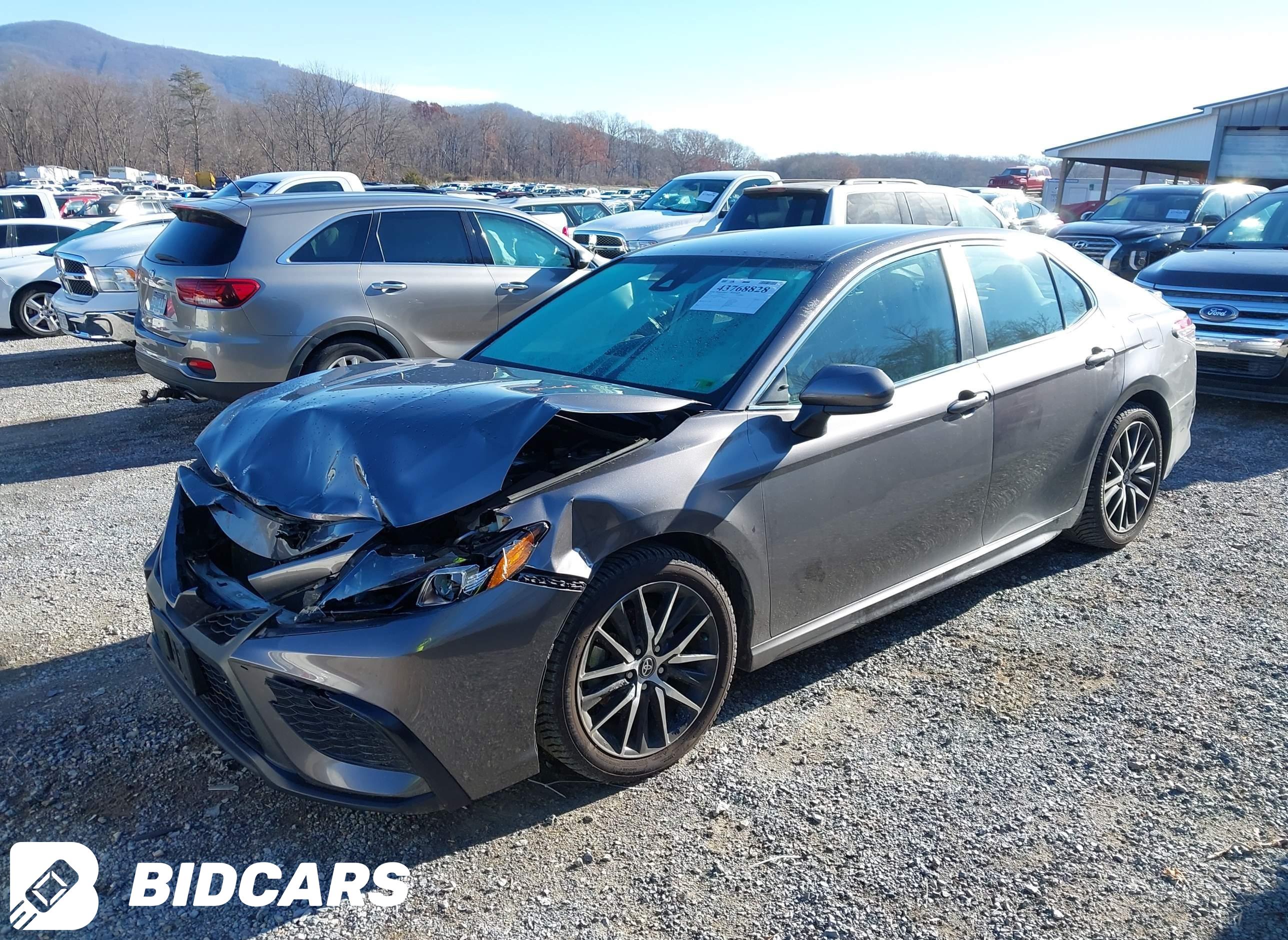 2021 Toyota Camry, SE