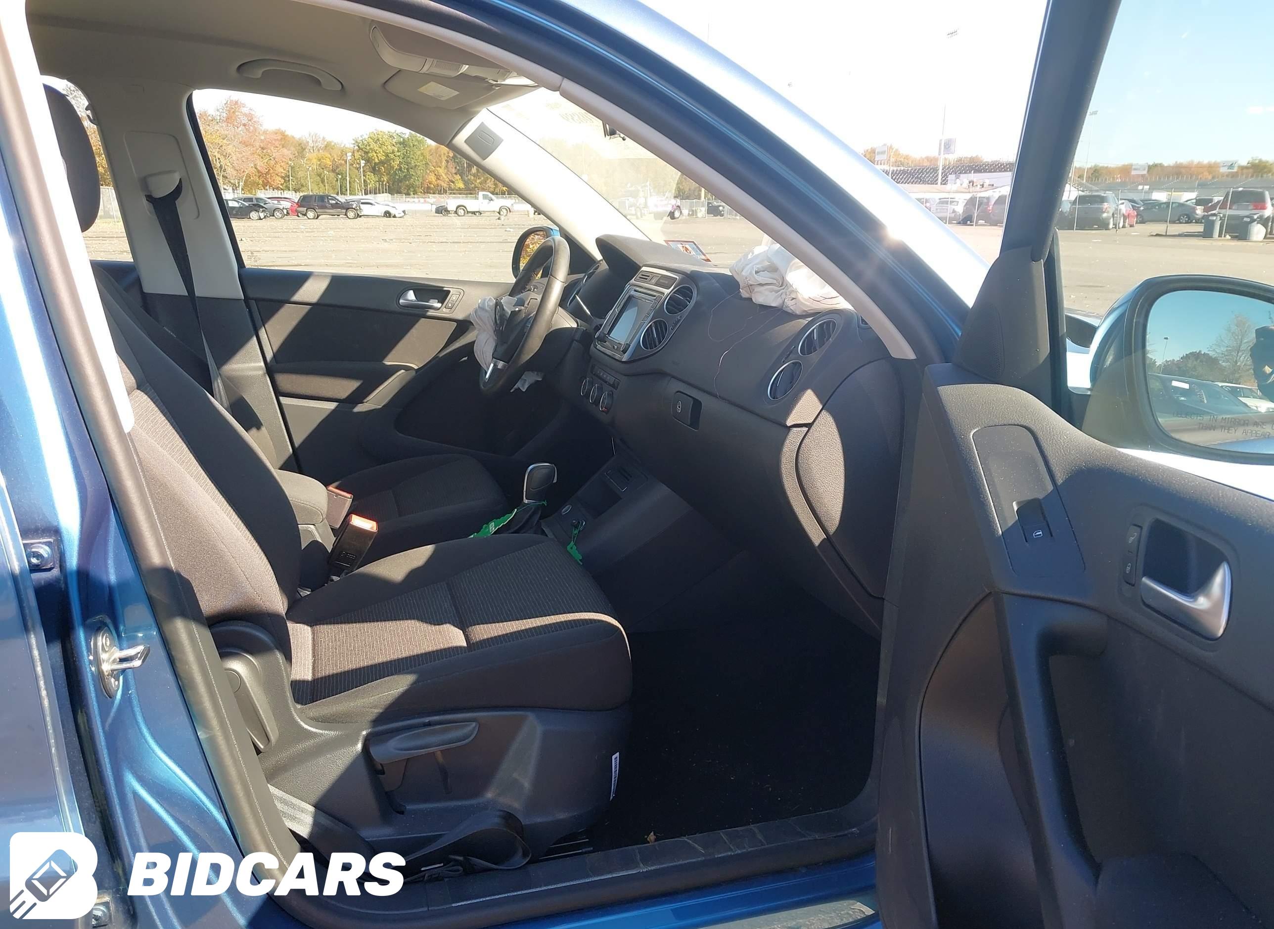 2018 Volkswagen Tiguan, Limit...