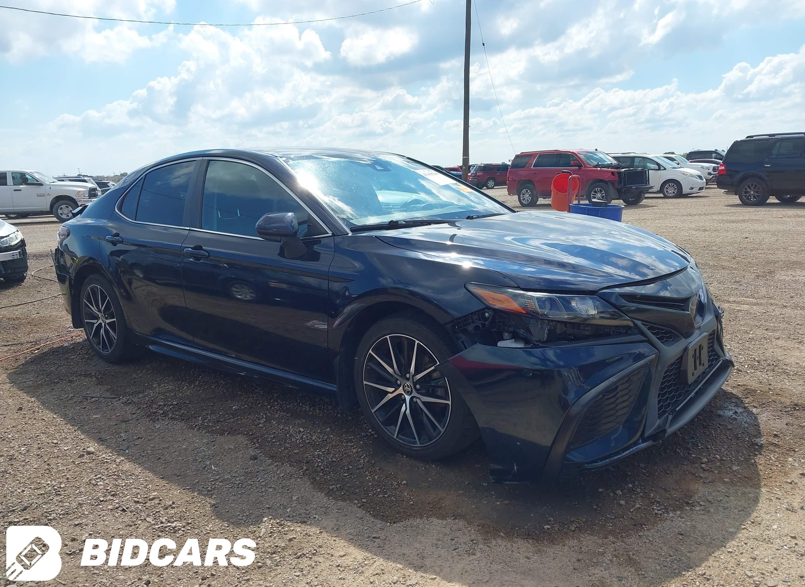 2021 Toyota Camry, SE
