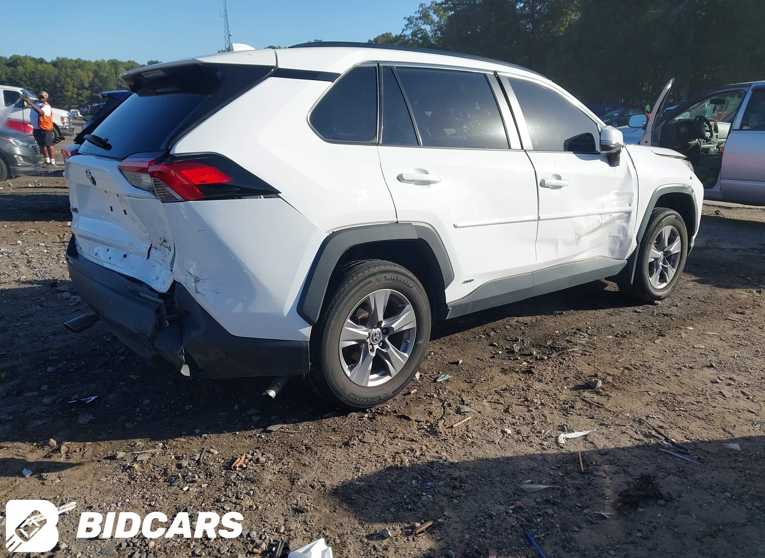 2022 Toyota RAV4, Hybrid LE