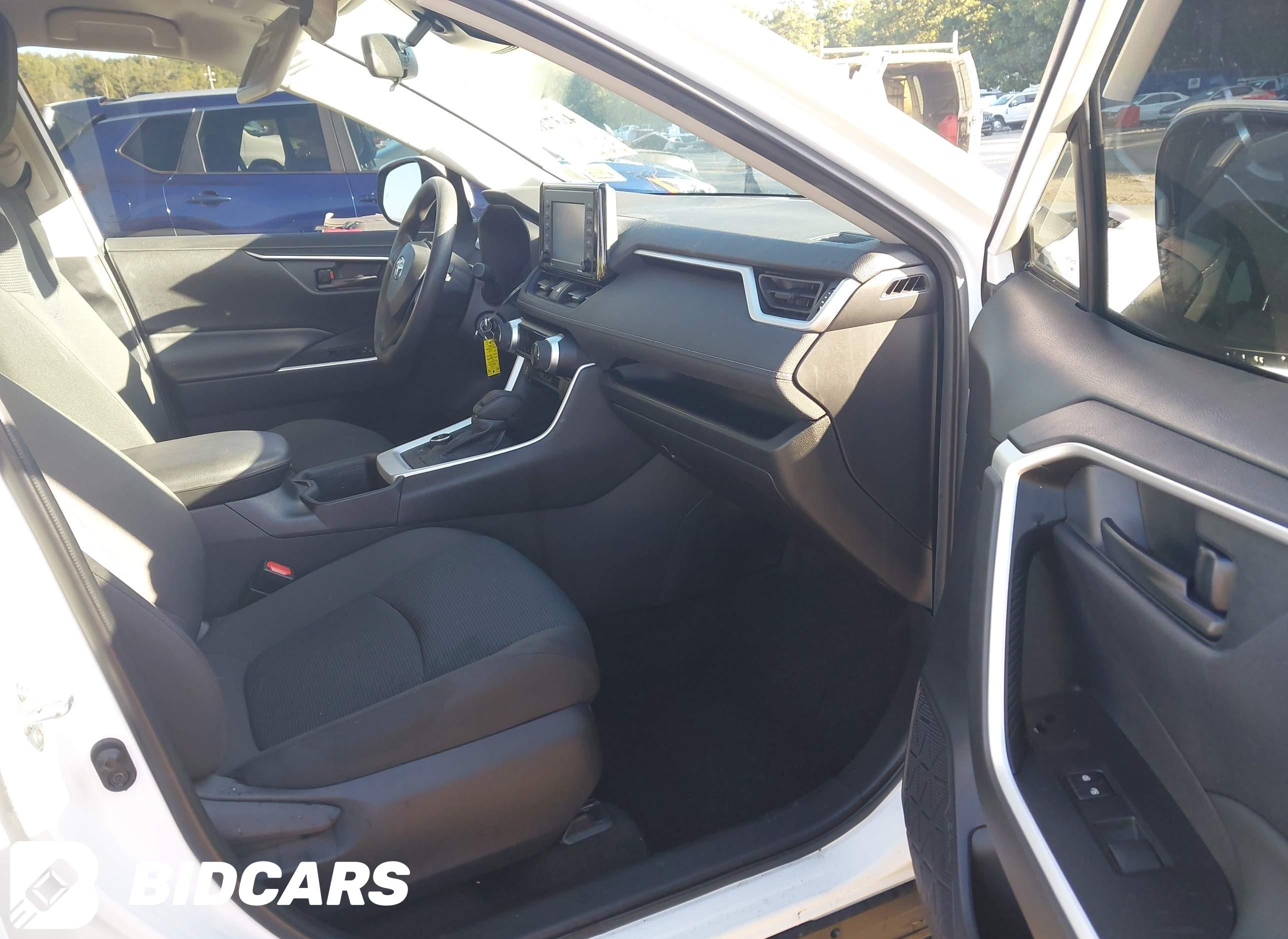 2022 Toyota RAV4, Hybrid LE