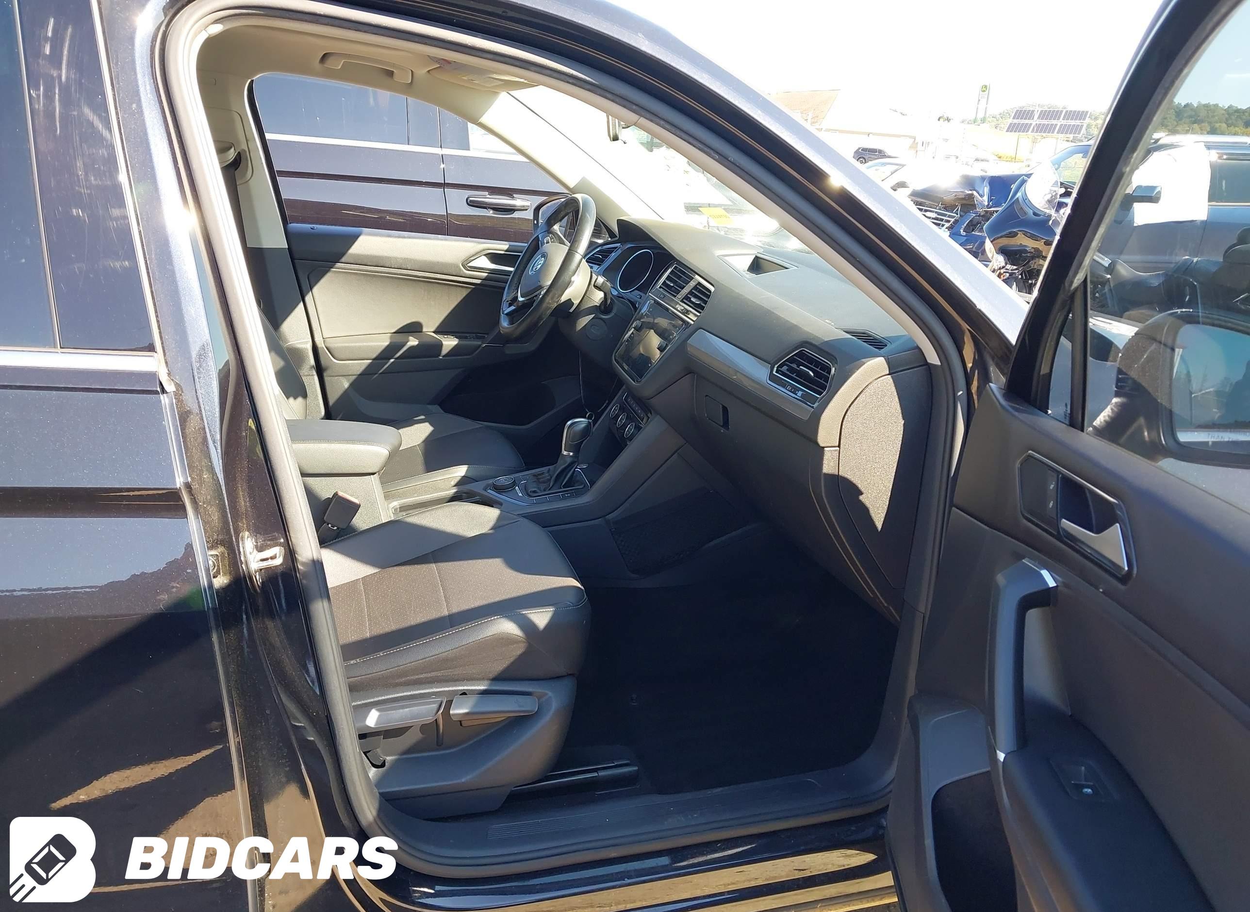 2018 Volkswagen Tiguan, 2.0T...