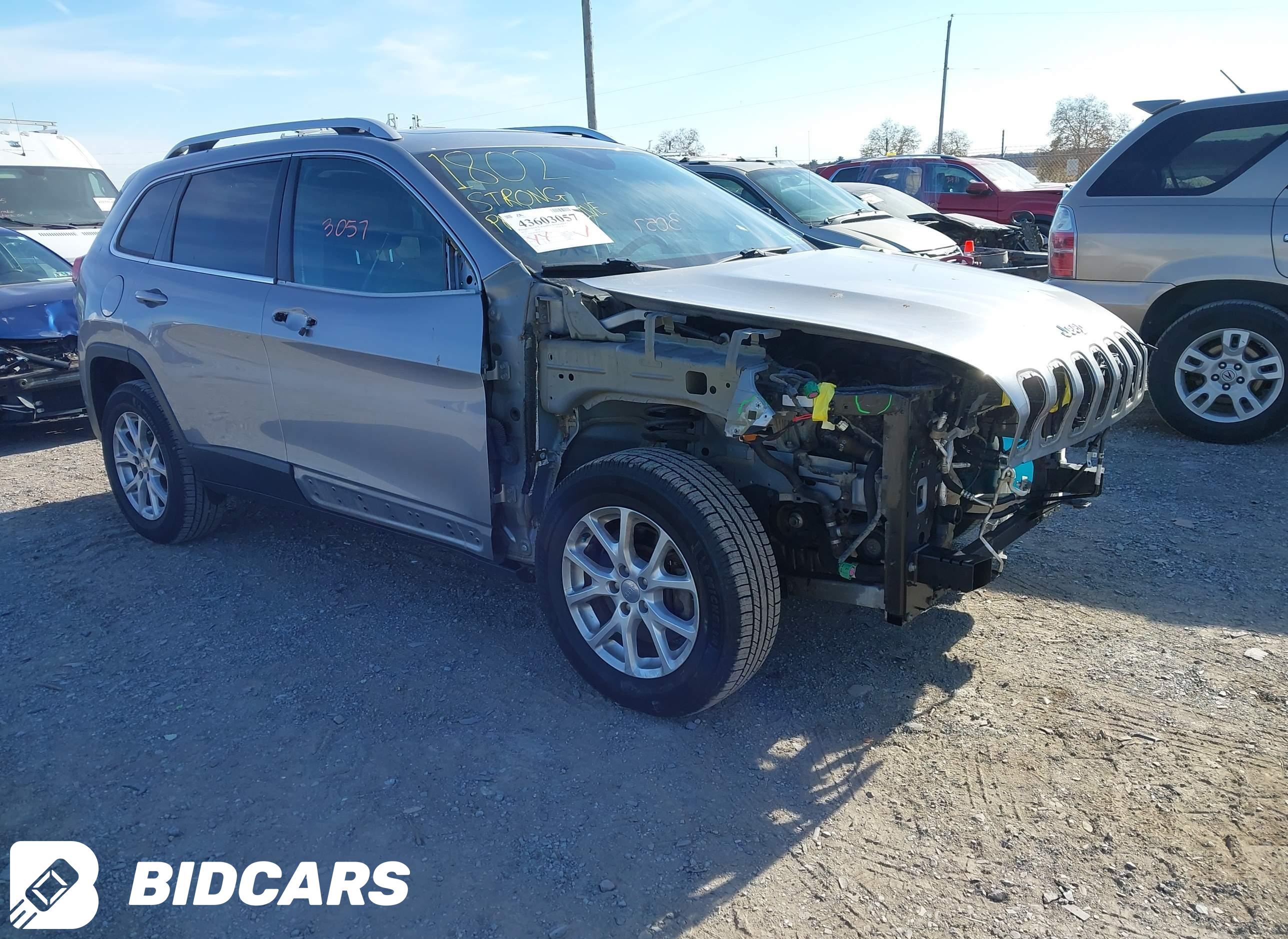 2016 Jeep Cherokee, Latitude