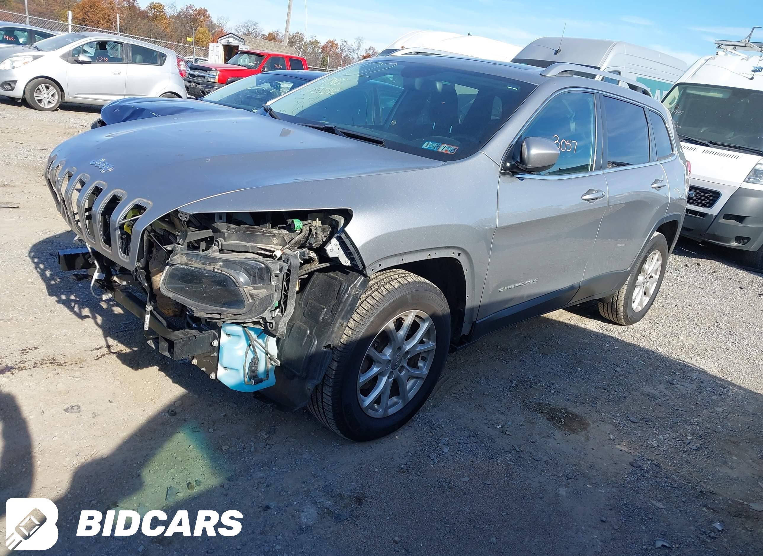 2016 Jeep Cherokee, Latitude