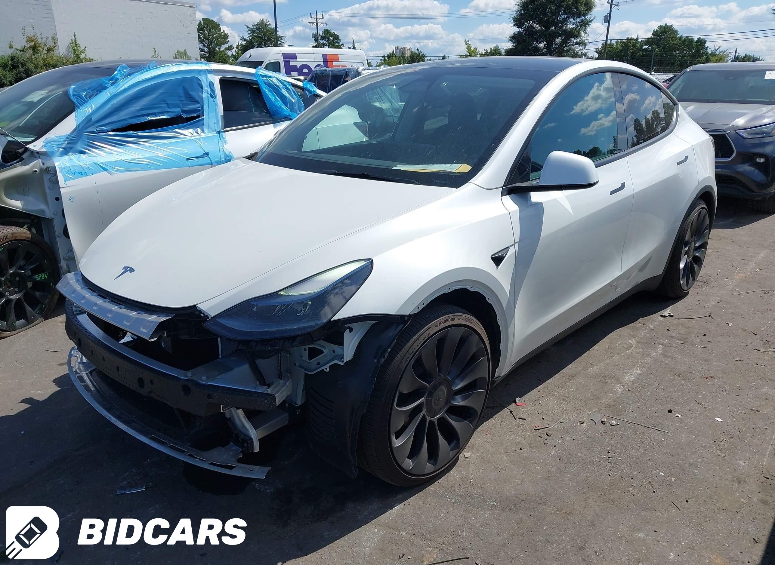 2025 Tesla Model Y, Performan...