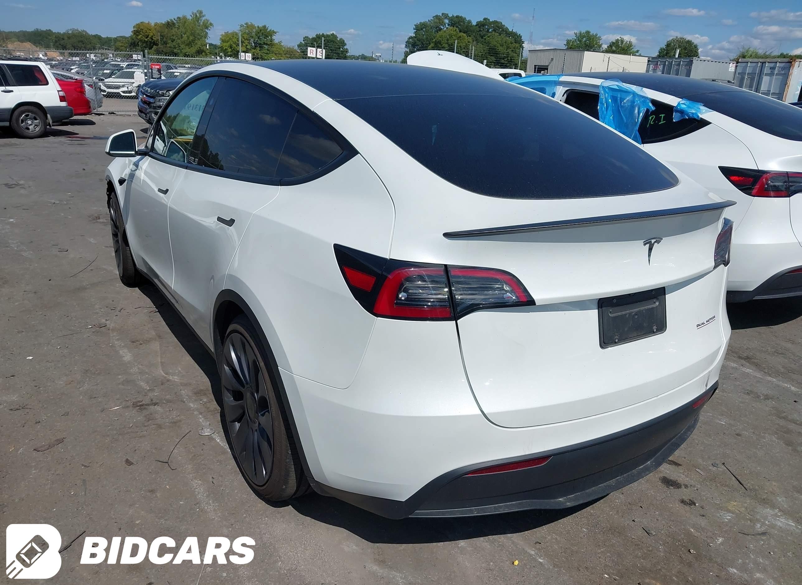 2025 Tesla Model Y, Performan...