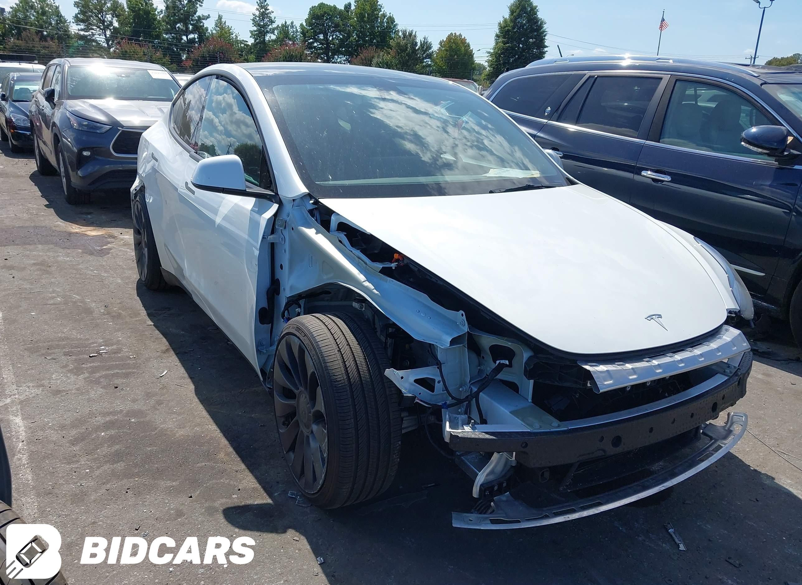 2025 Tesla Model Y, Performan...