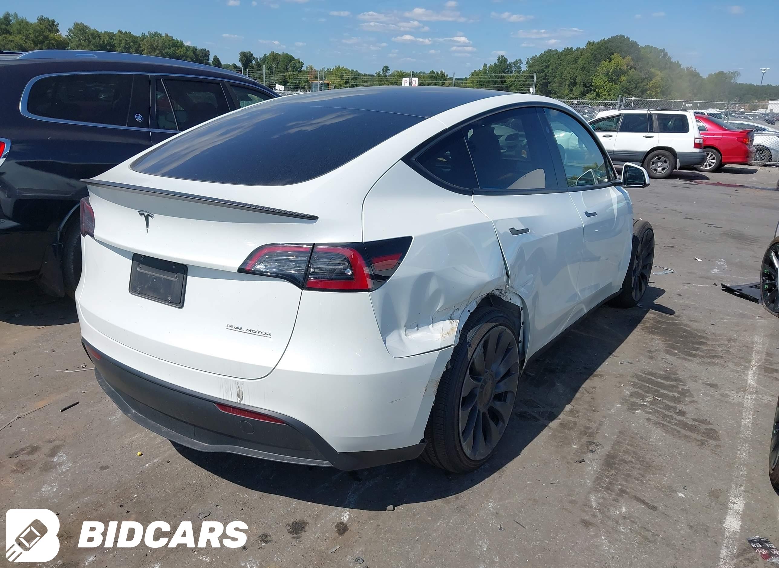 2025 Tesla Model Y, Performan...