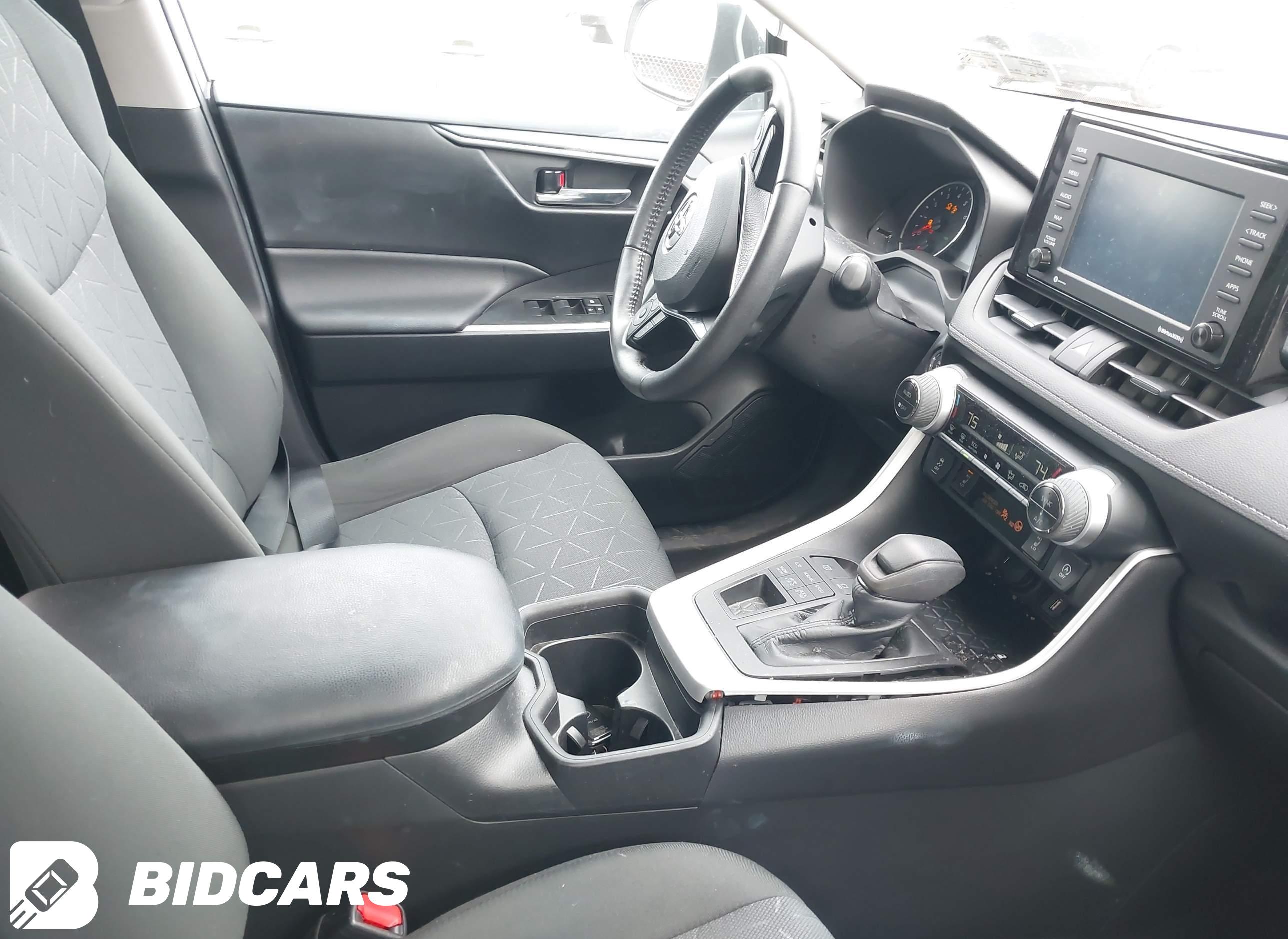 2021 Toyota RAV4, Xle