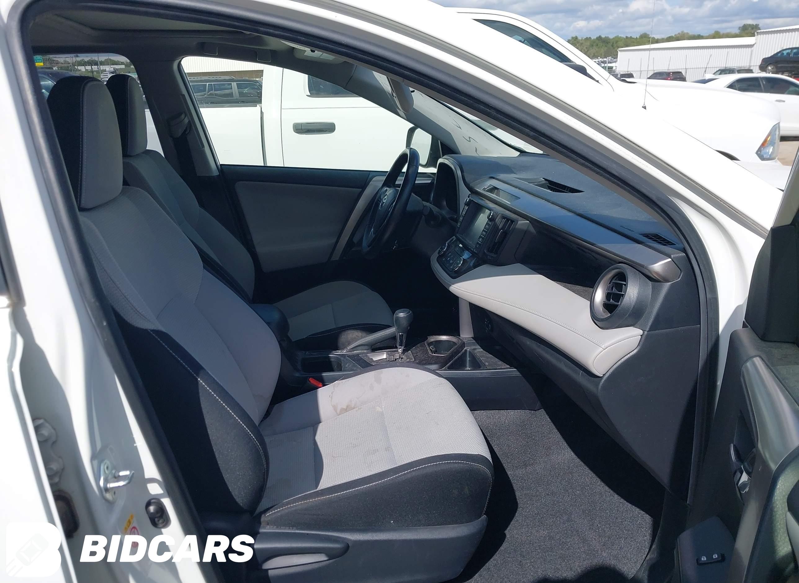 2016 Toyota RAV4, Xle