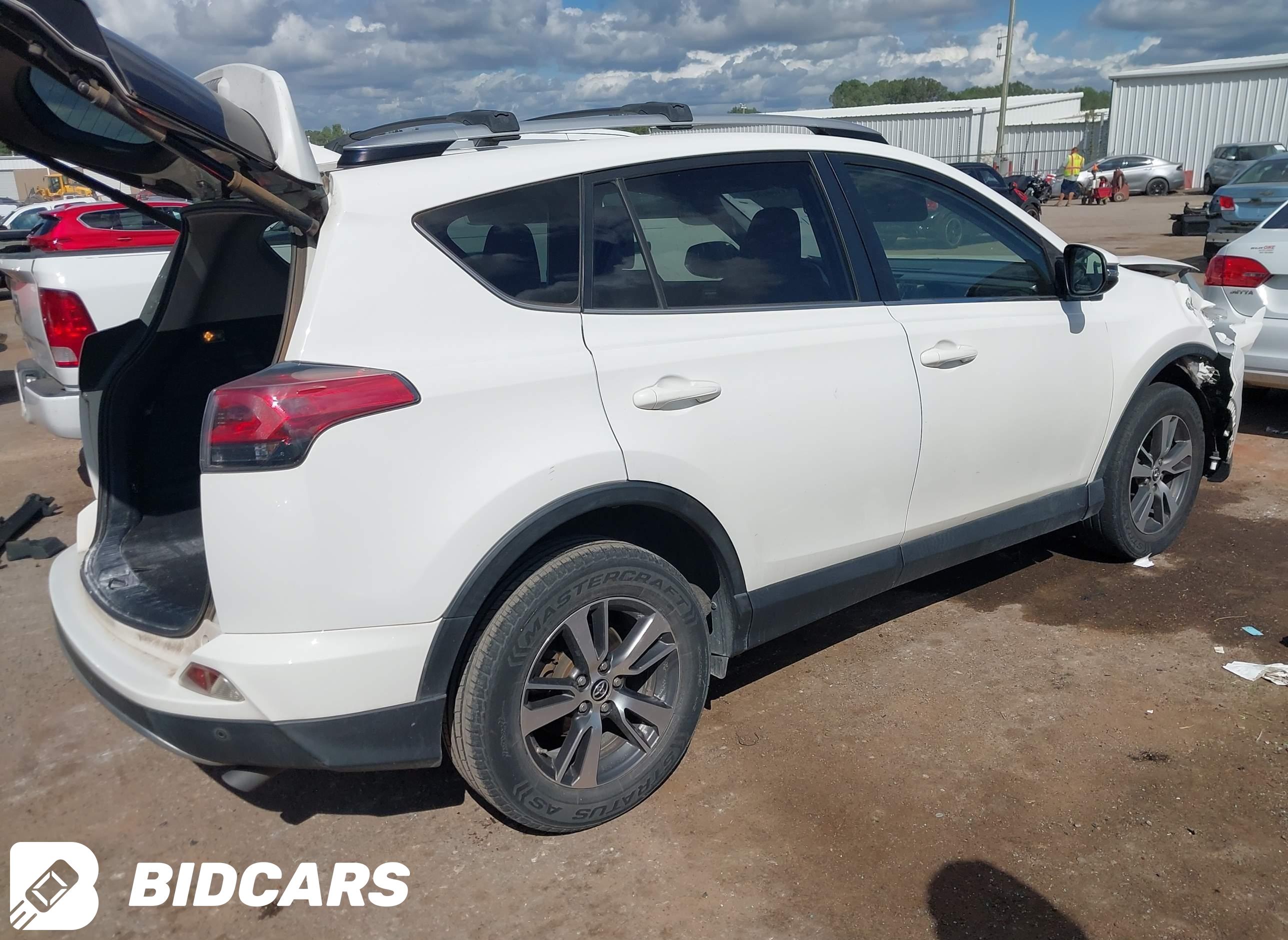 2016 Toyota RAV4, Xle