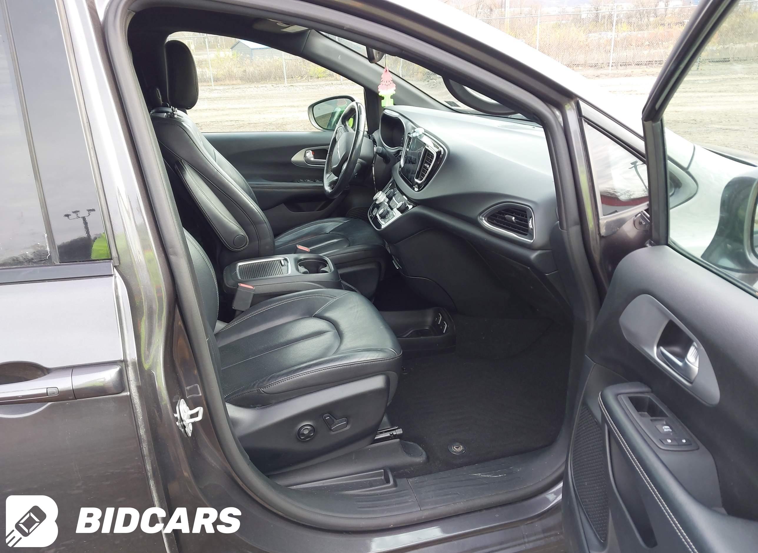 2019 Chrysler Pacifica, Touri...