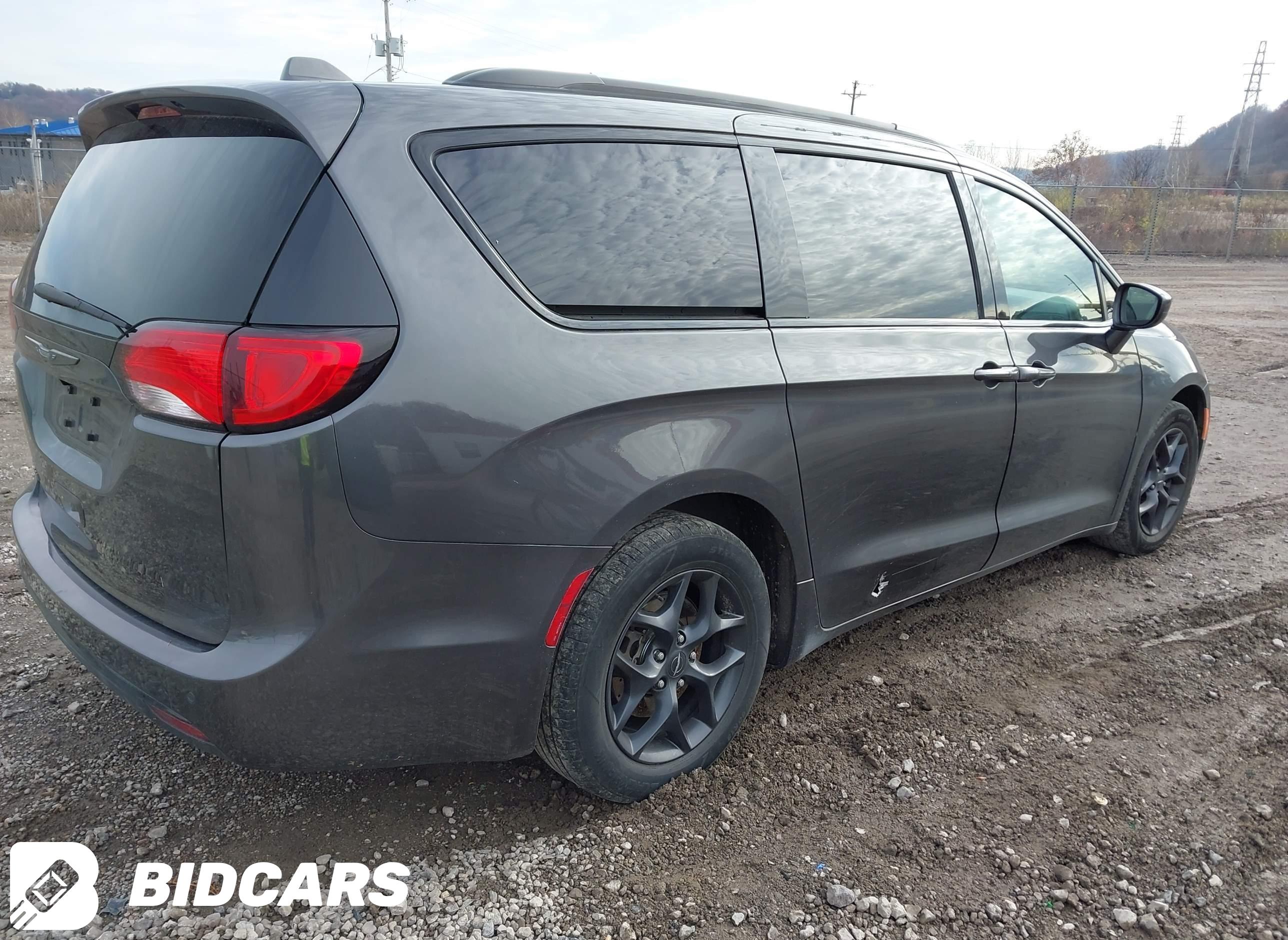 2019 Chrysler Pacifica, Touri...