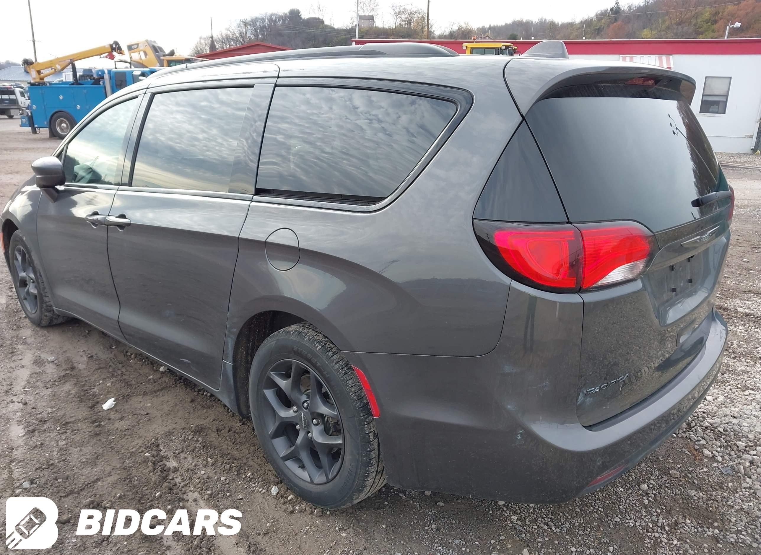 2019 Chrysler Pacifica, Touri...