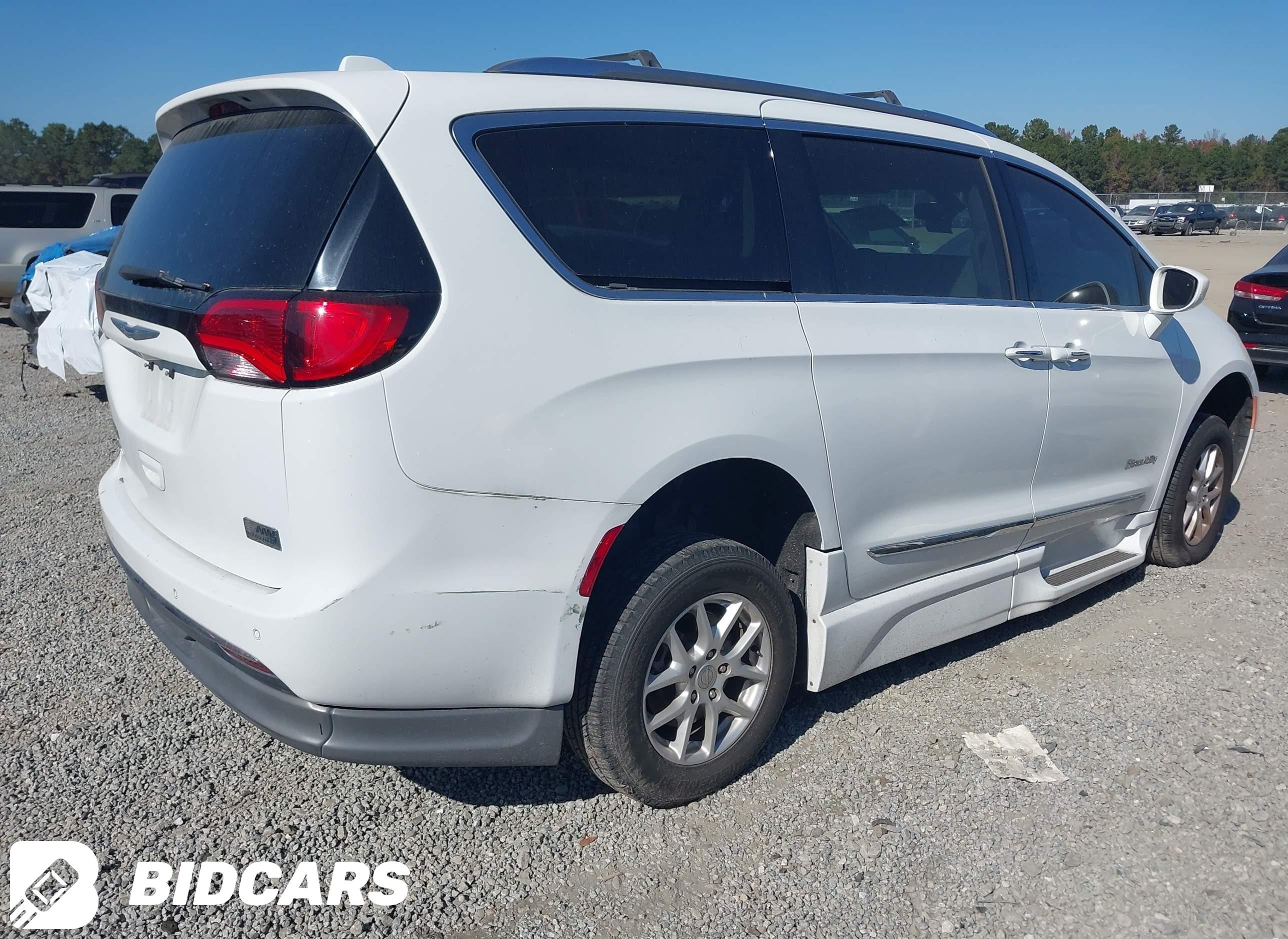 2020 Chrysler Pacifica, Touri...