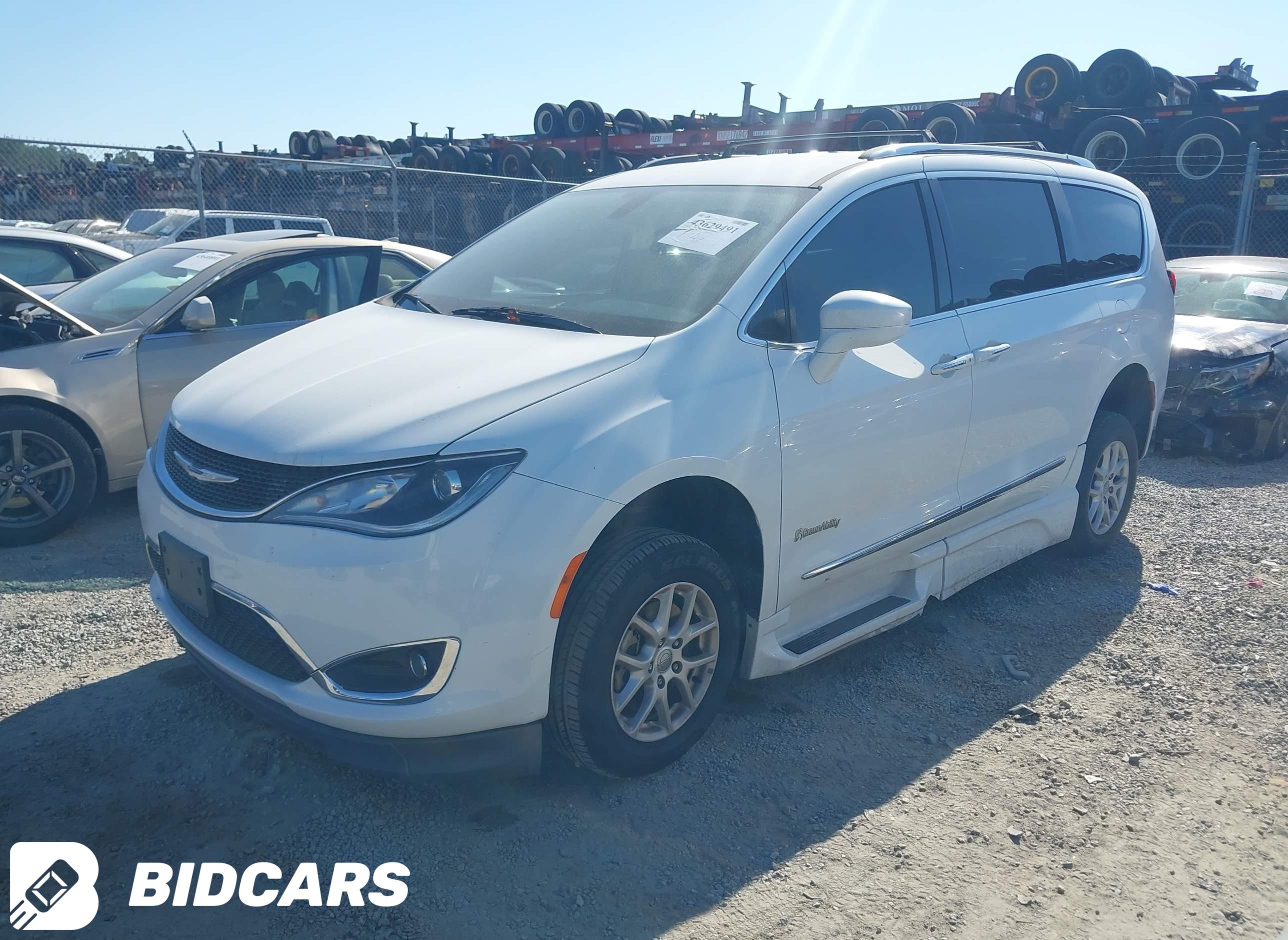 2020 Chrysler Pacifica, Touri...