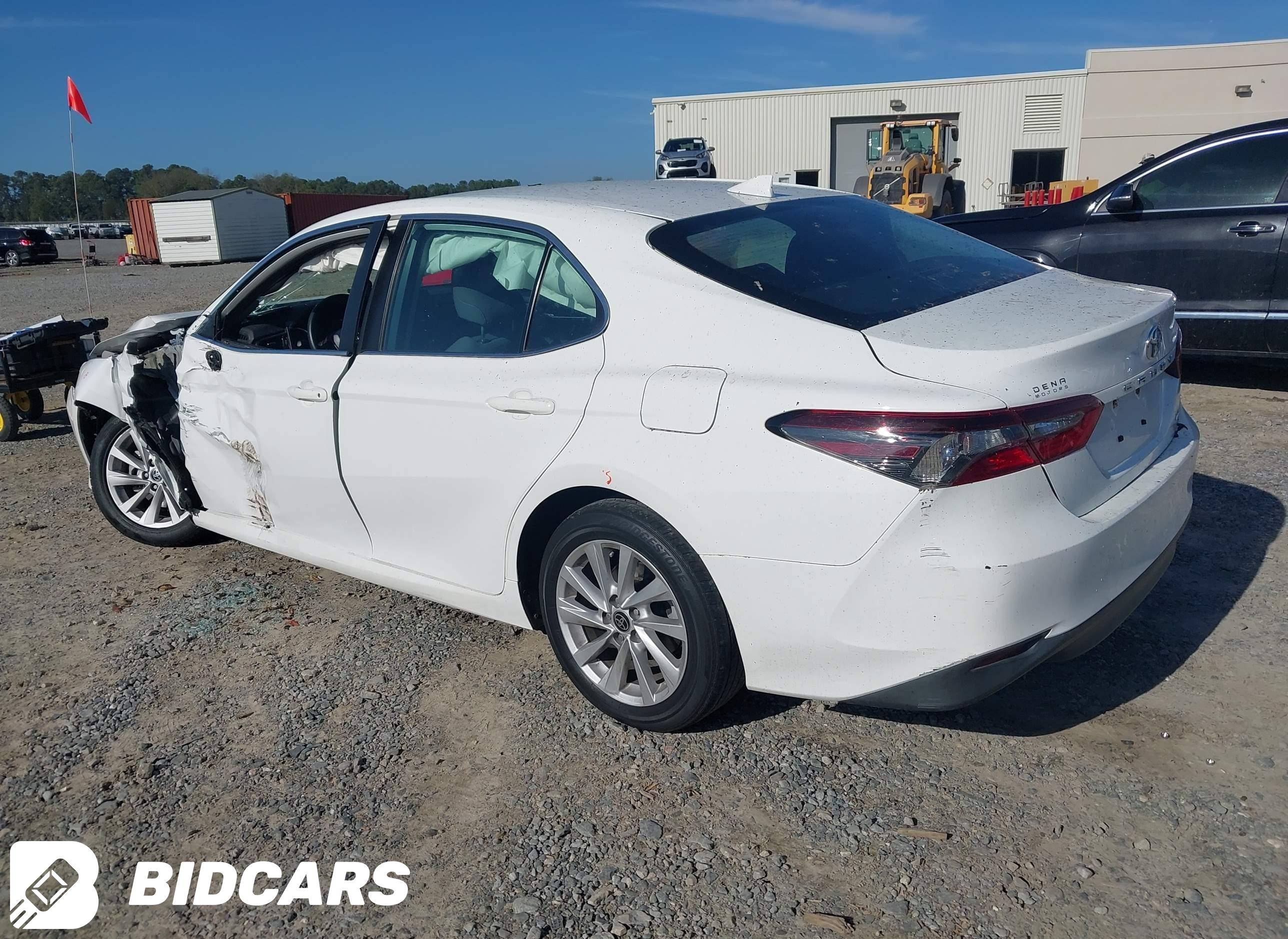 2022 Toyota Camry, LE