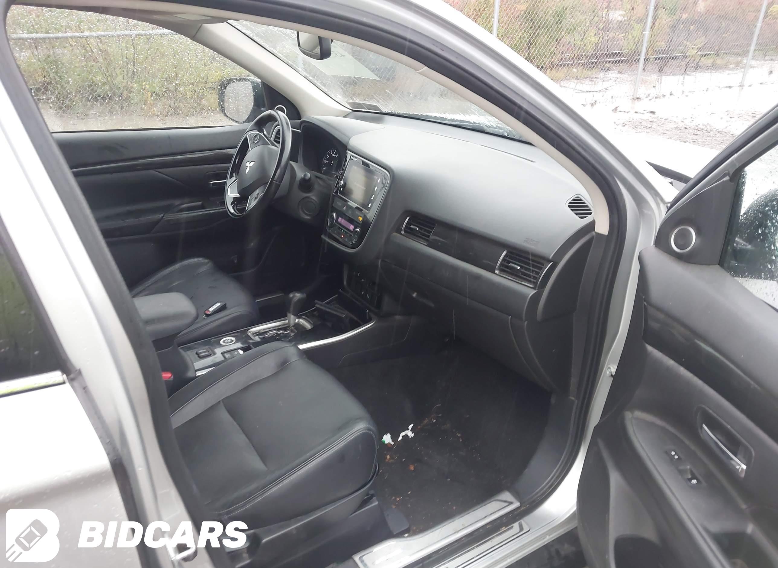 2018 Mitsubishi Outlander, Sel