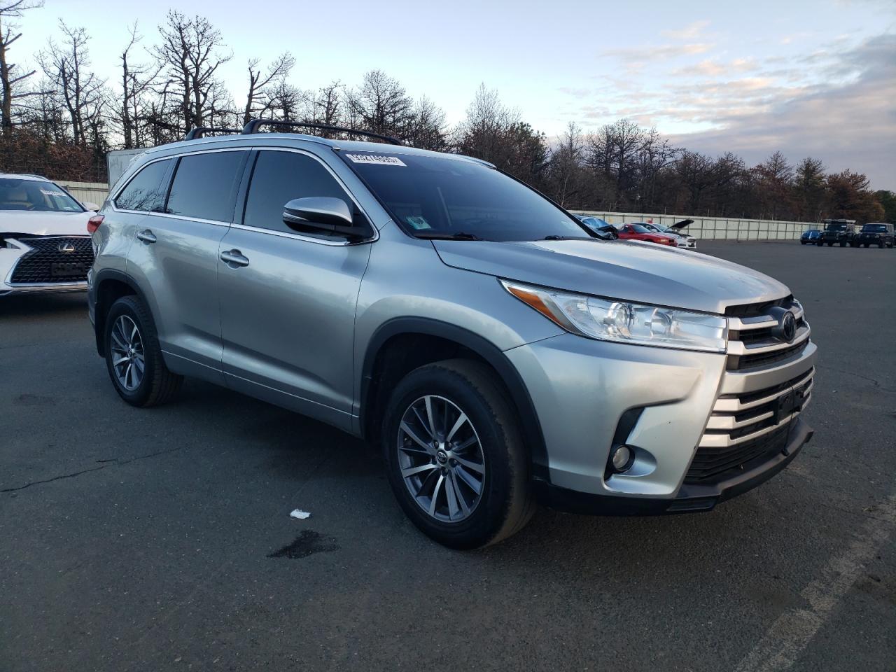 2018 Toyota Highlander, SE